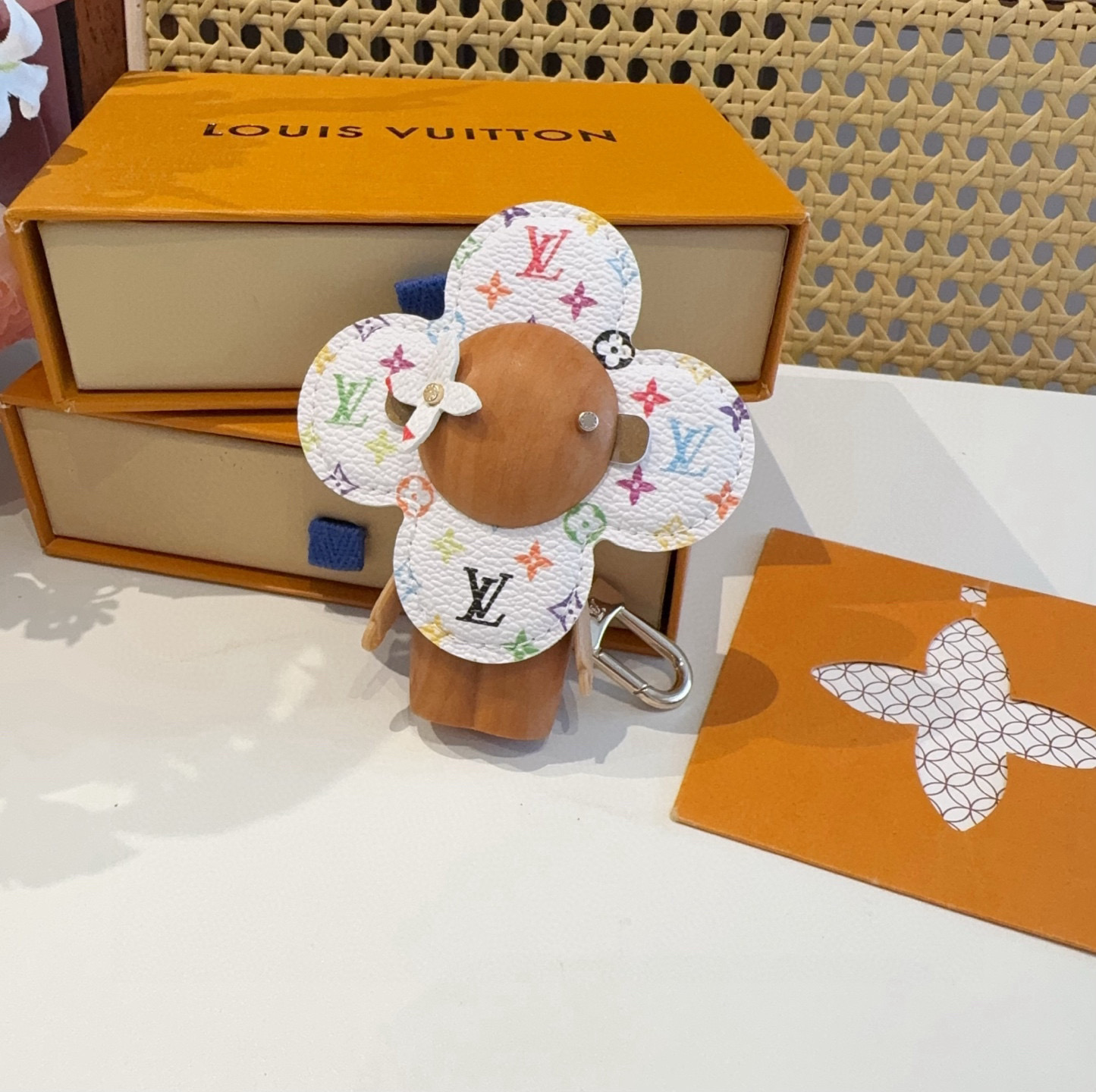 LOUIS VUITTON