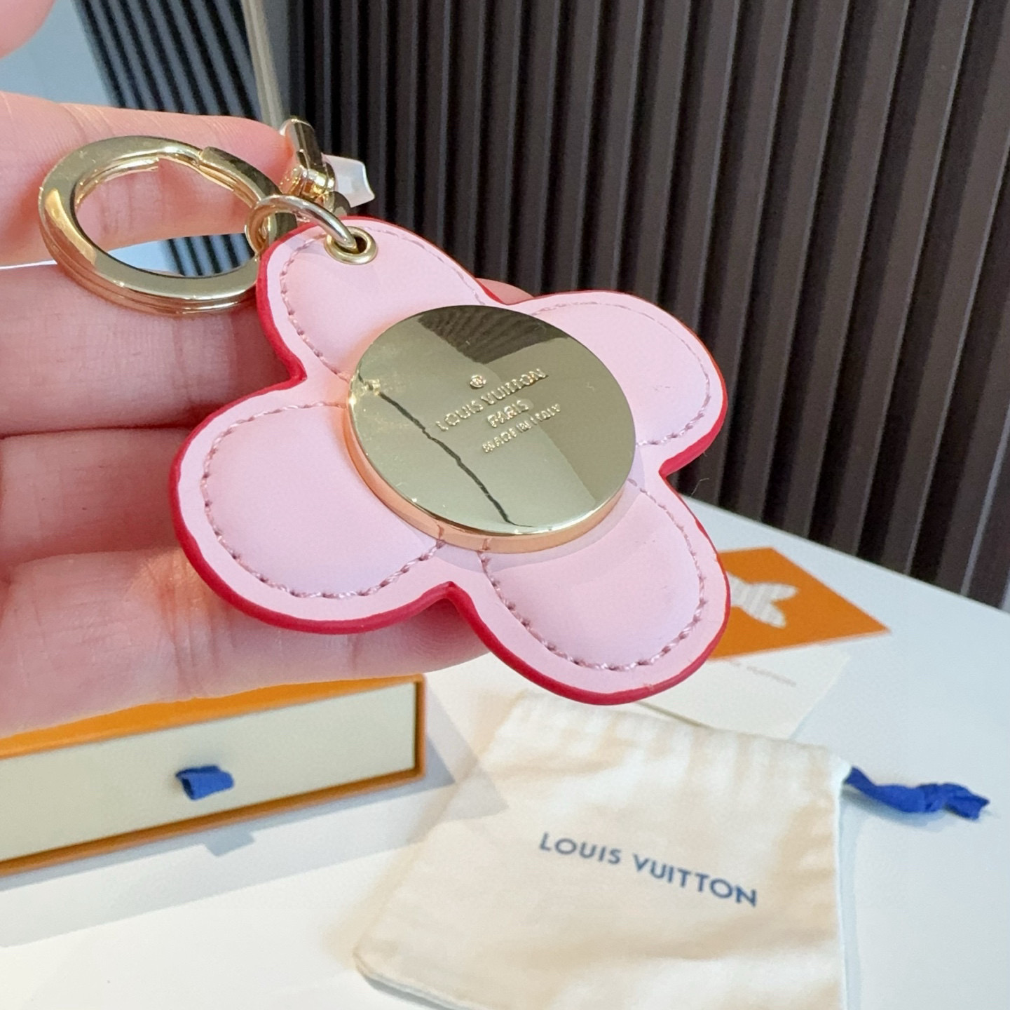 LOUIS VUITTON