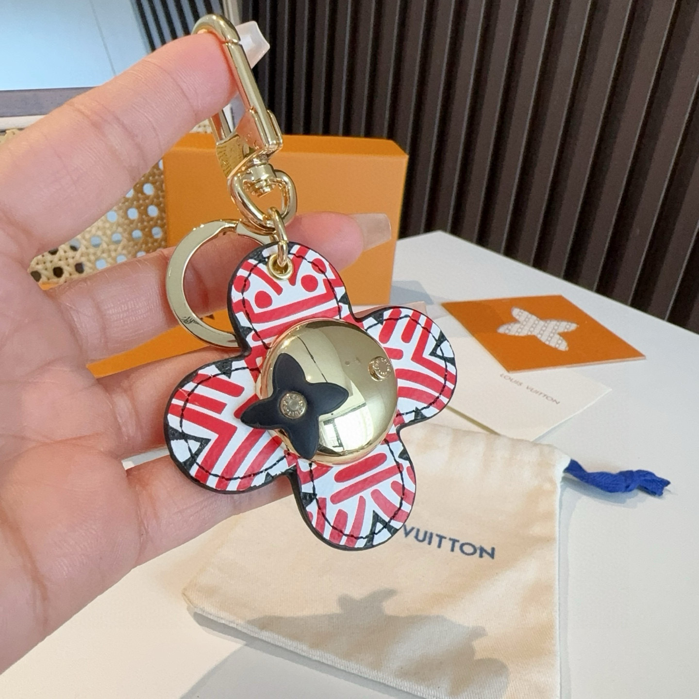 LOUIS VUITTON