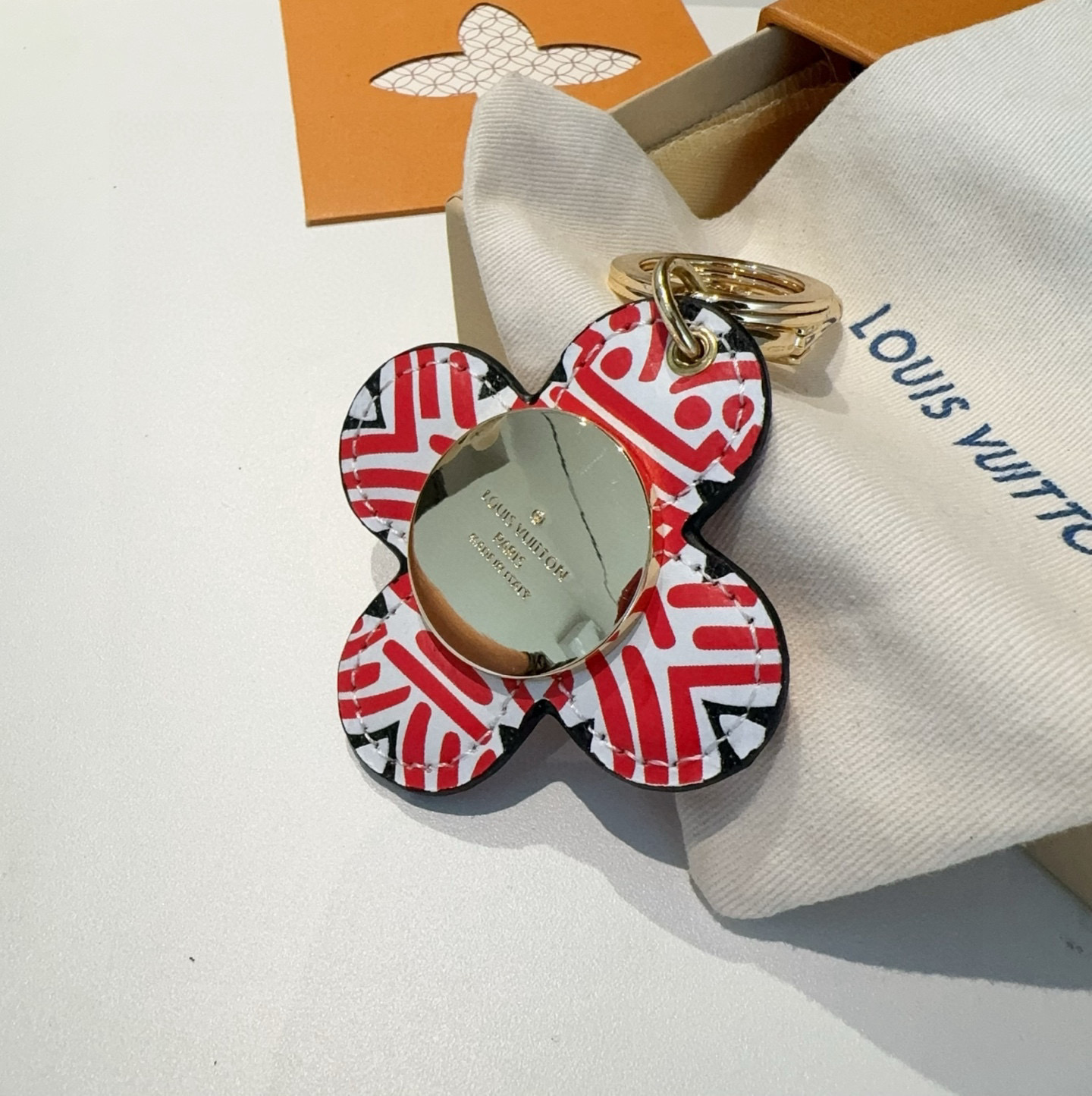 LOUIS VUITTON