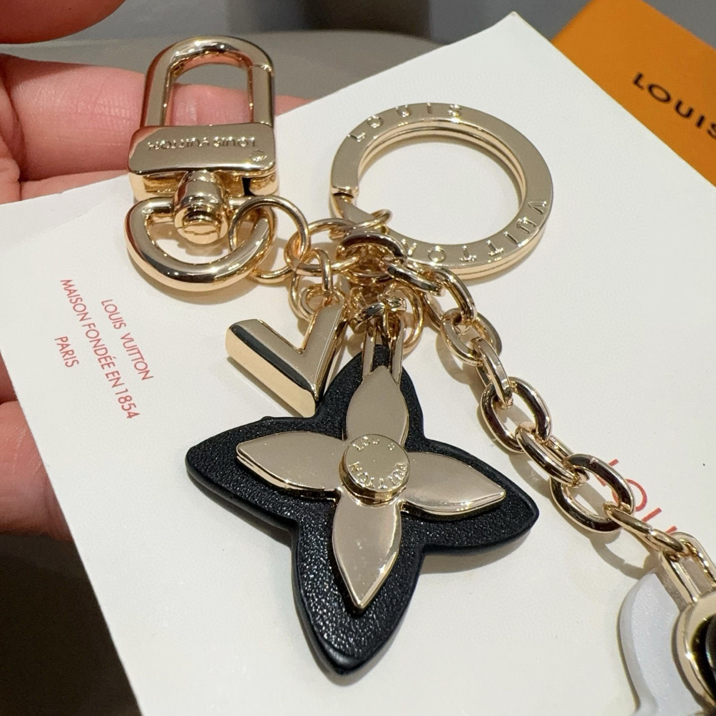 LOUIS VUITTON