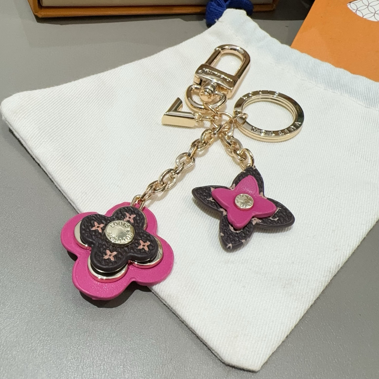 LOUIS VUITTON