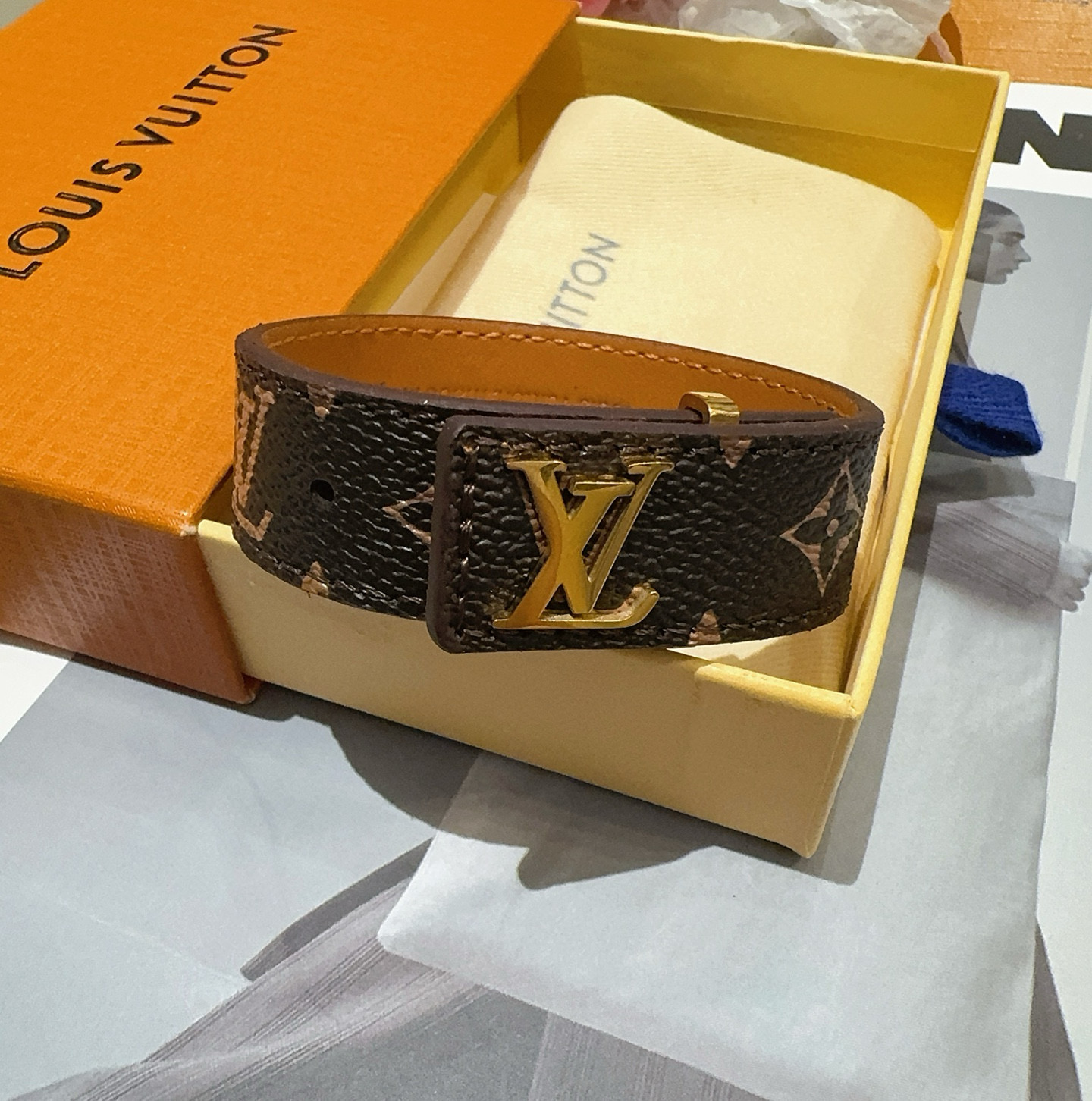 LOUIS VUITTON