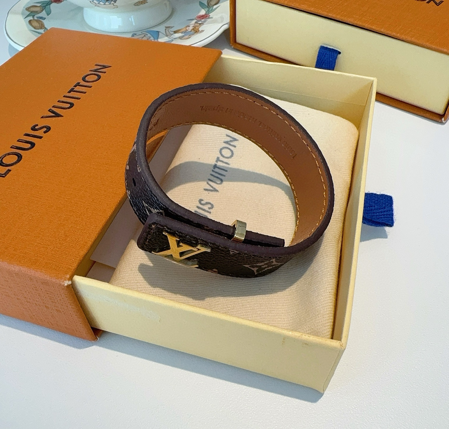 LOUIS VUITTON