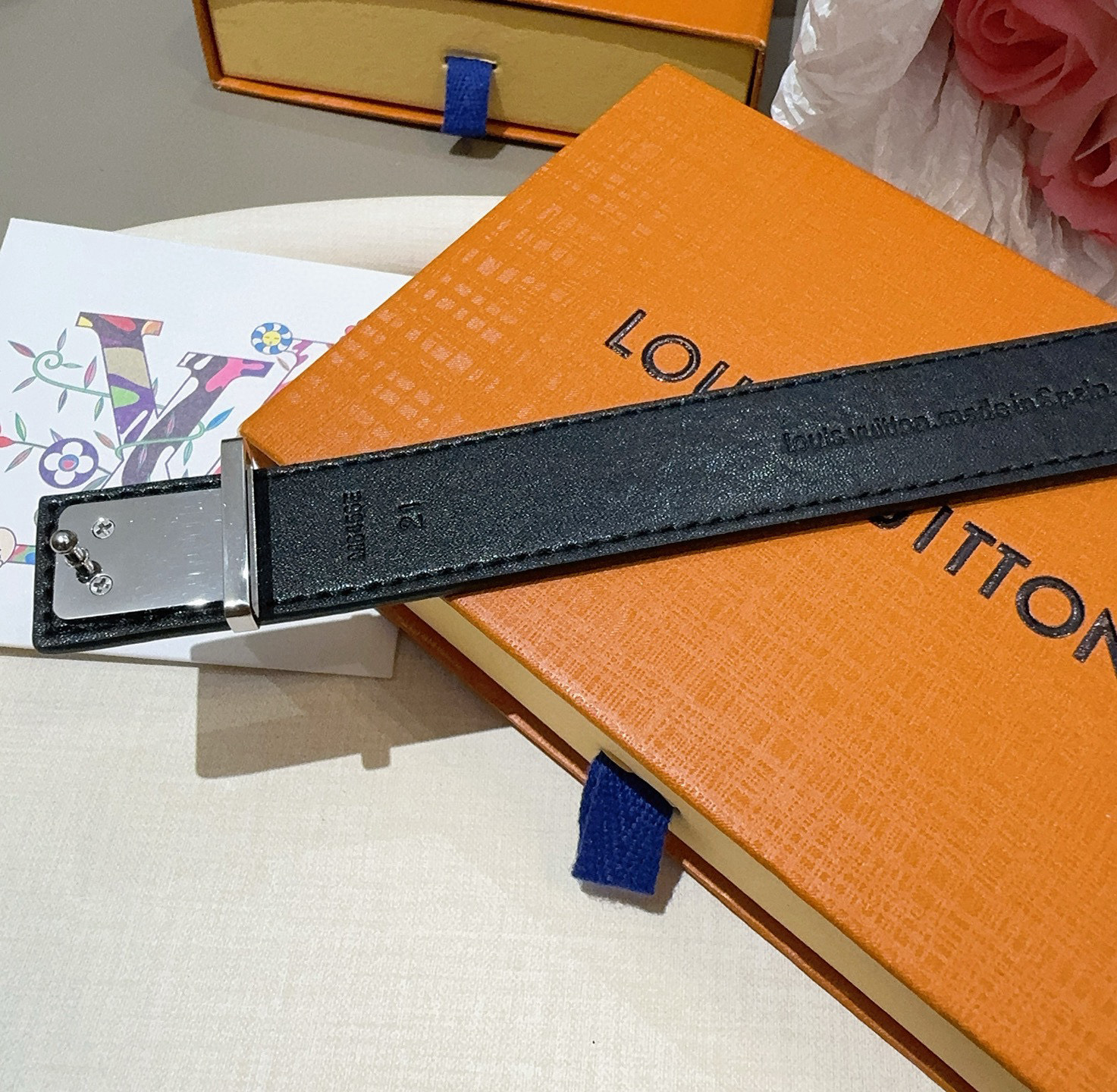 LOUIS VUITTON