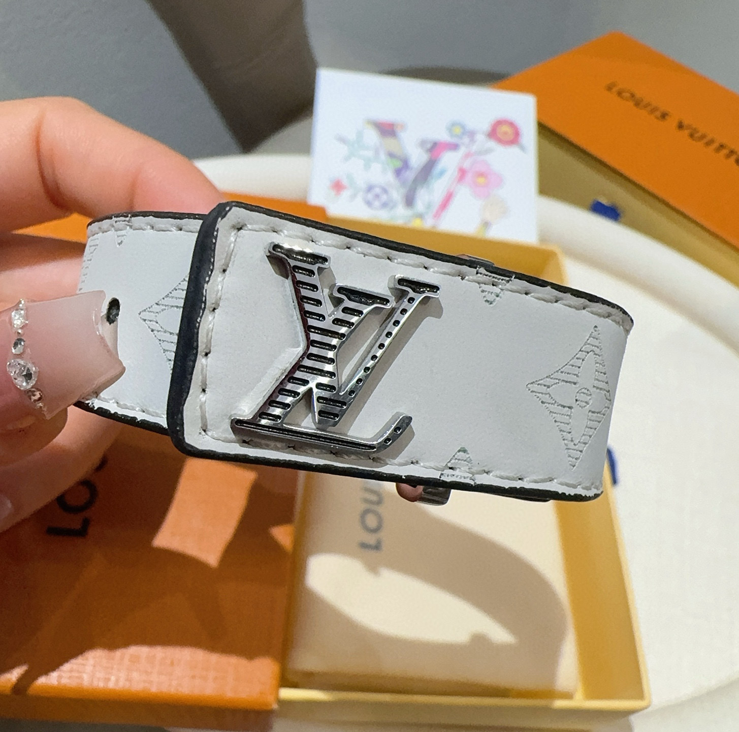 LOUIS VUITTON