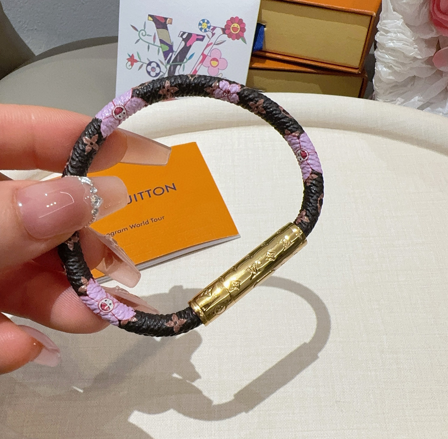LOUIS VUITTON