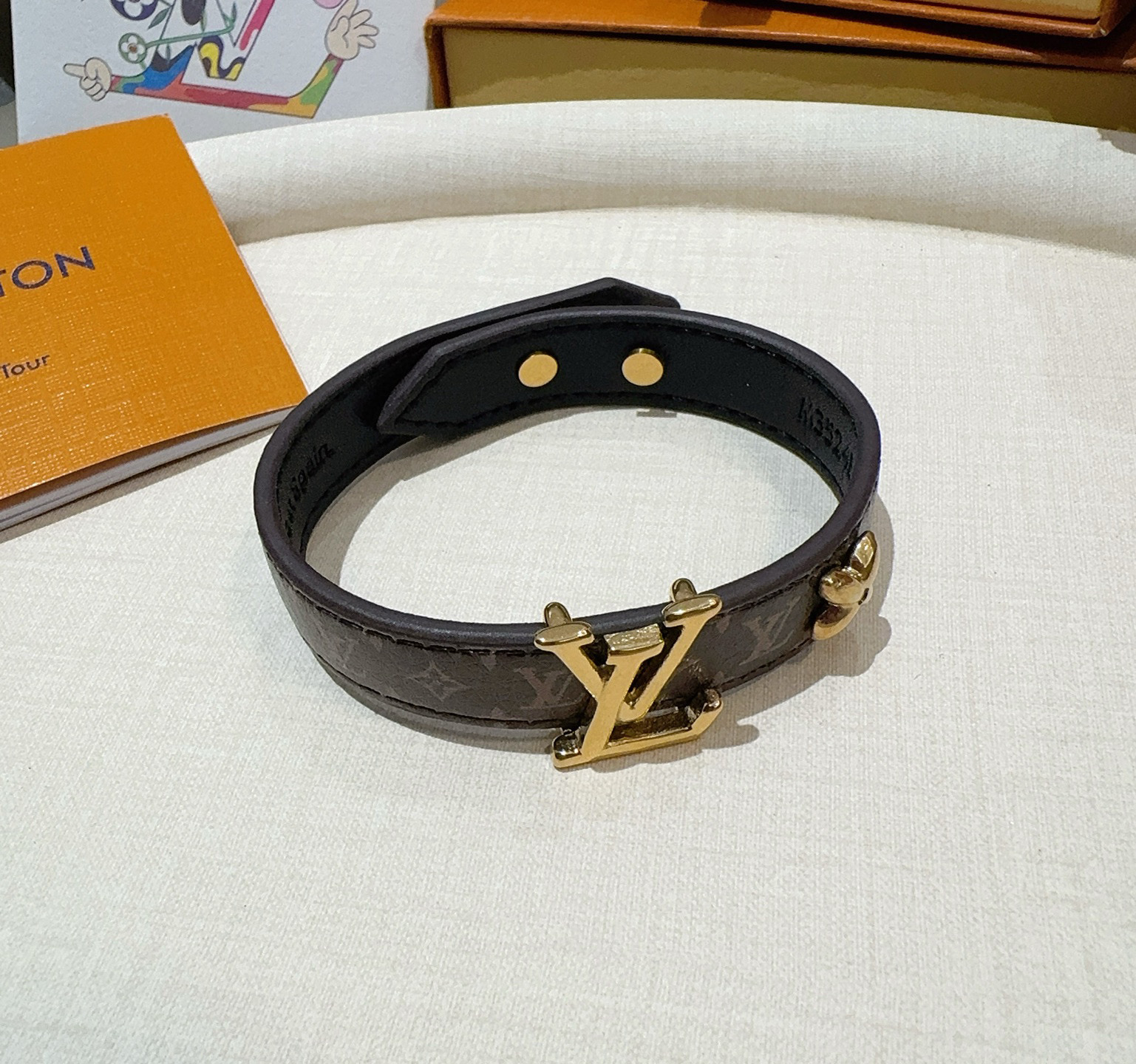 LOUIS VUITTON