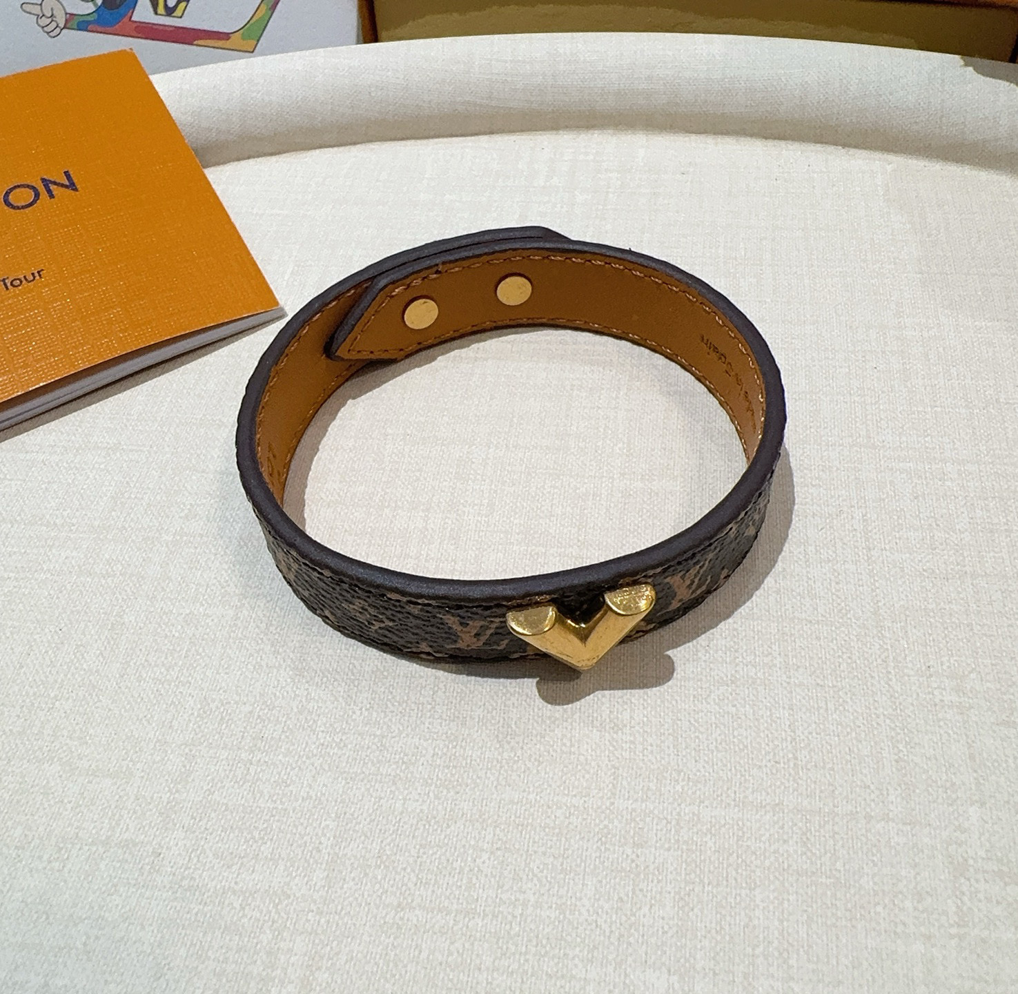 LOUIS VUITTON