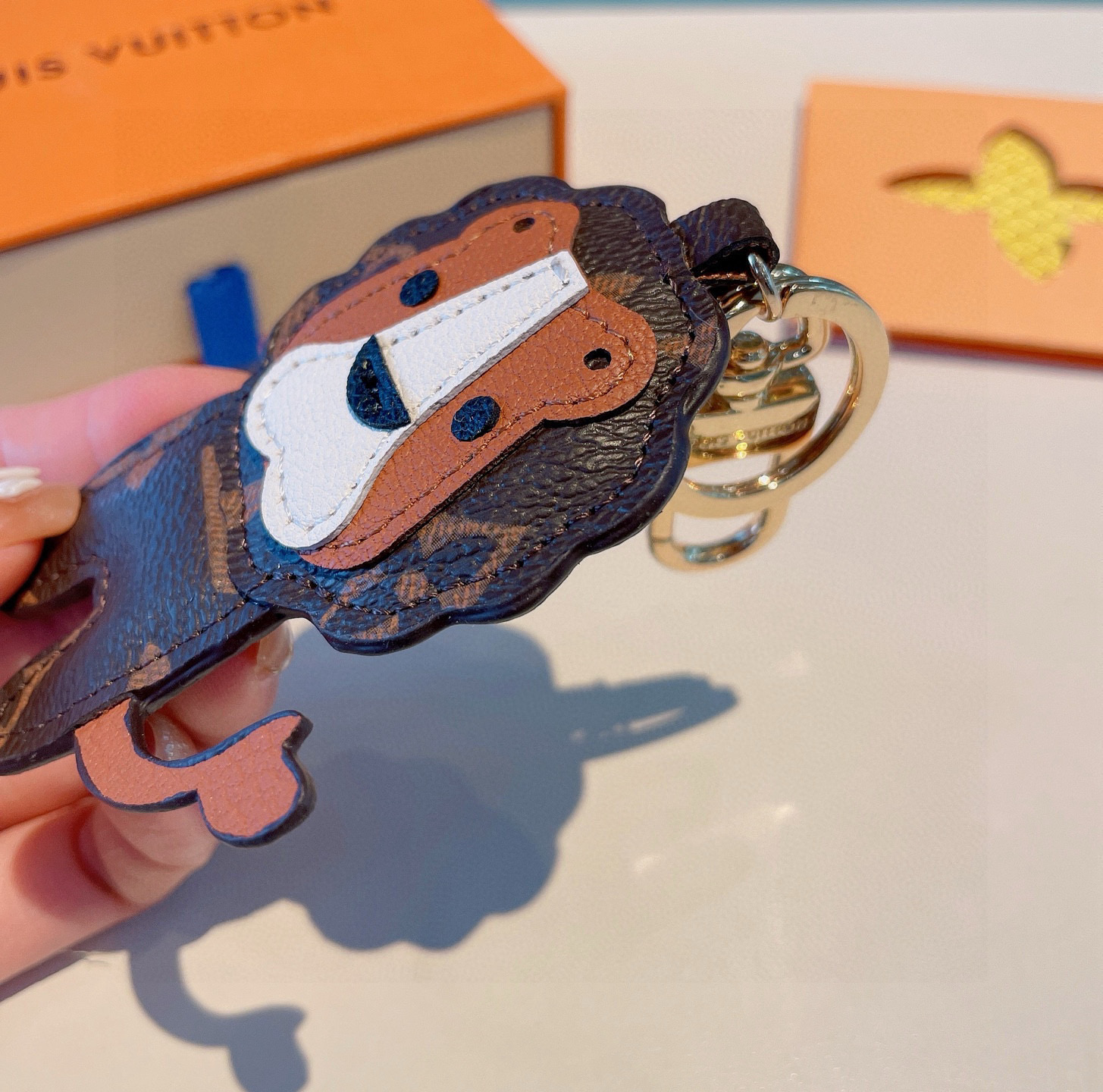 LOUIS VUITTON