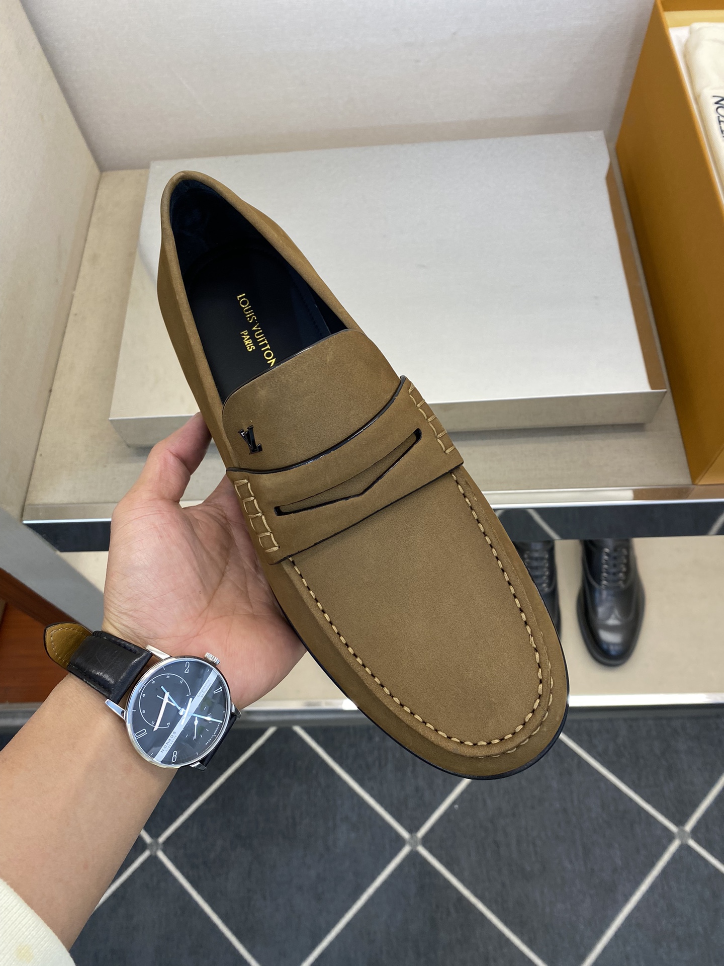 LOUIS VUITTON