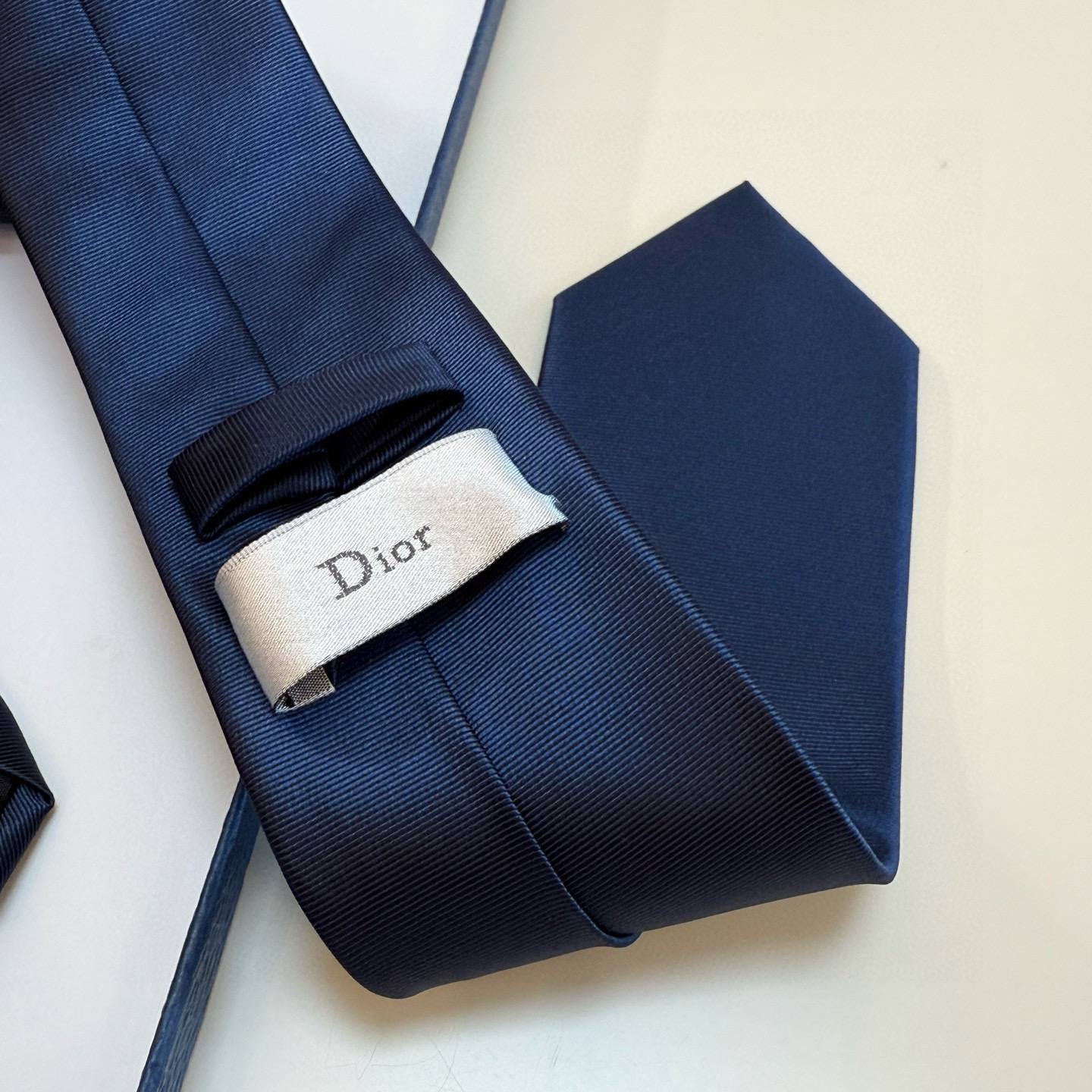 DIOR