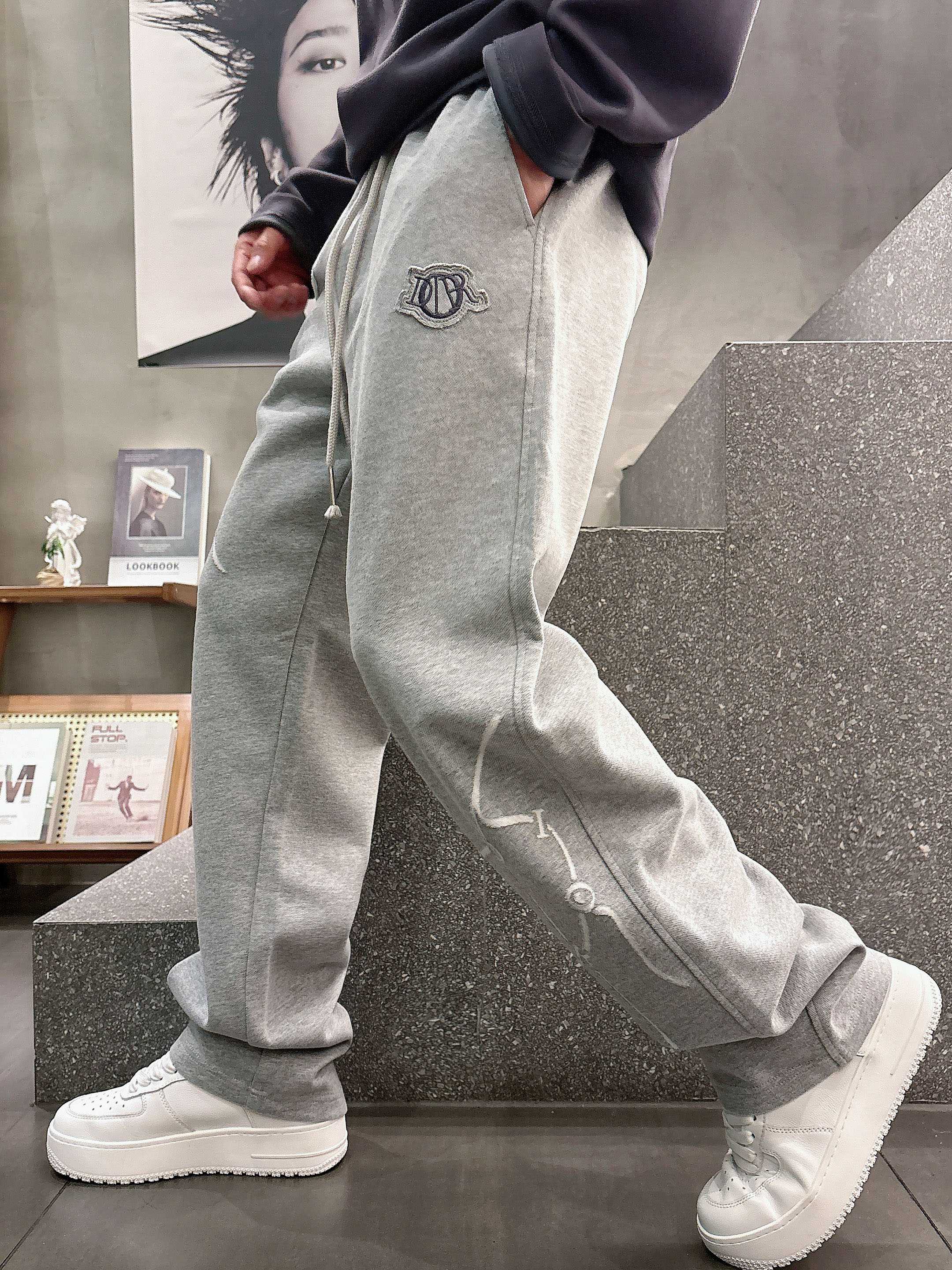DIOR