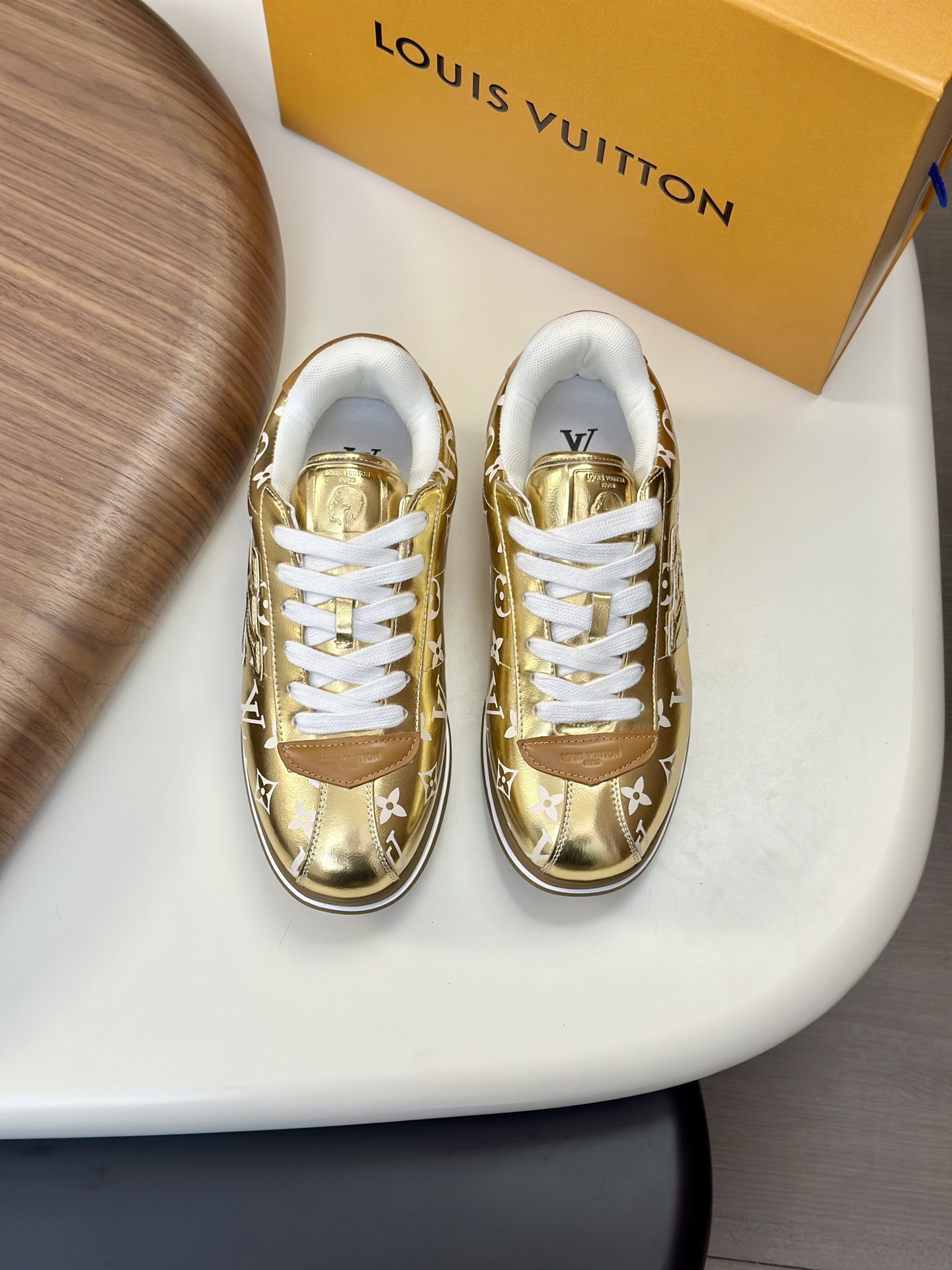LOUIS VUITTON