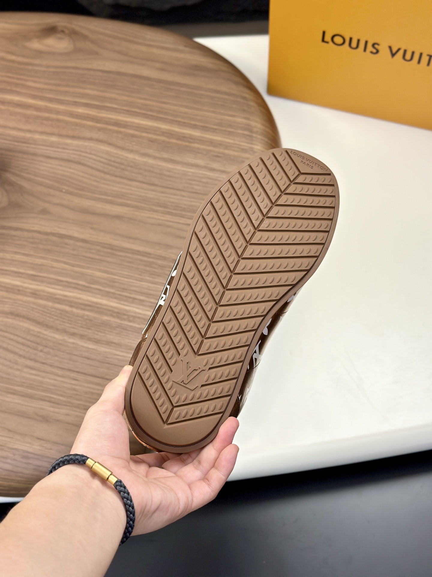 LOUIS VUITTON