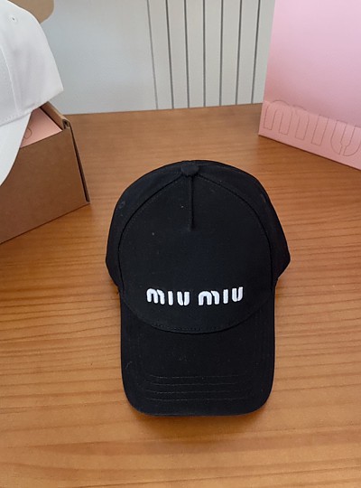 MIUMIU