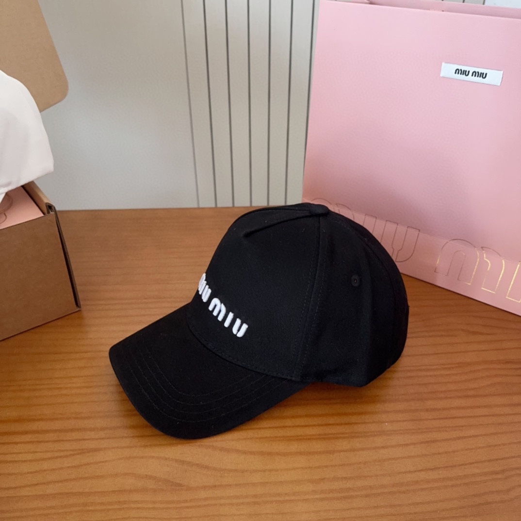MIUMIU