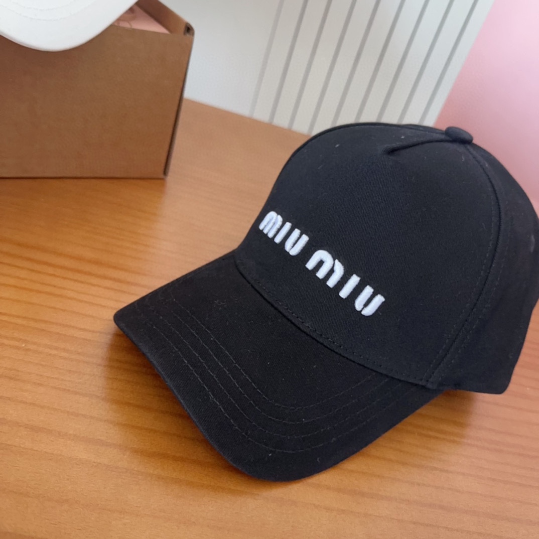 MIUMIU