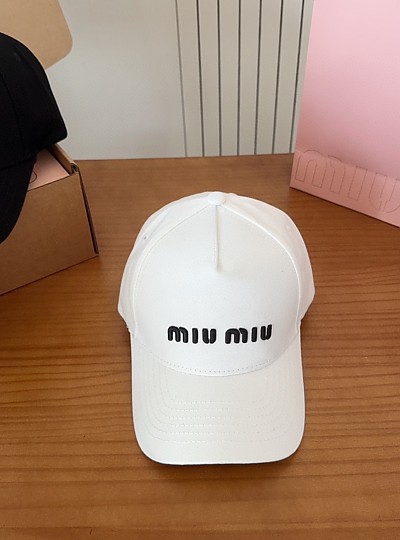 MIUMIU