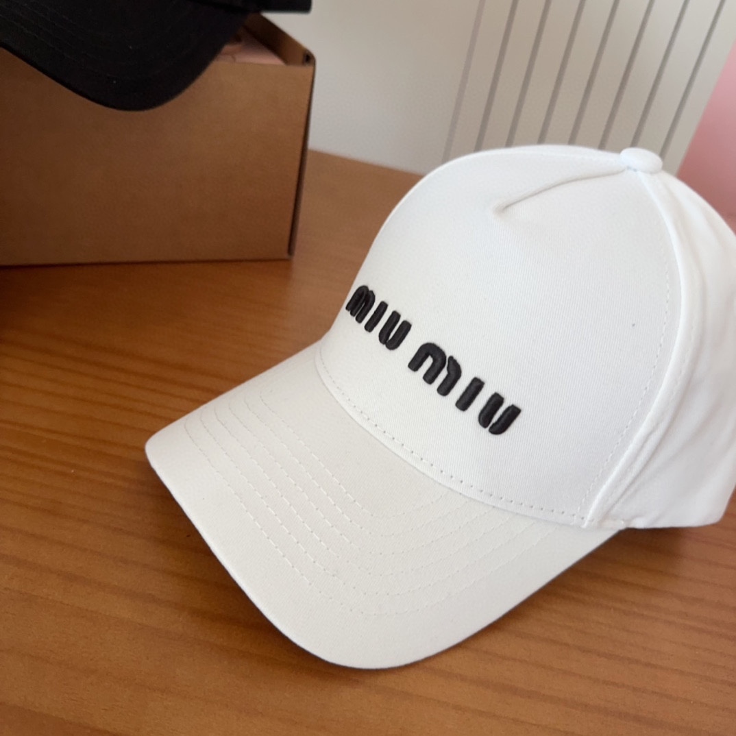 MIUMIU