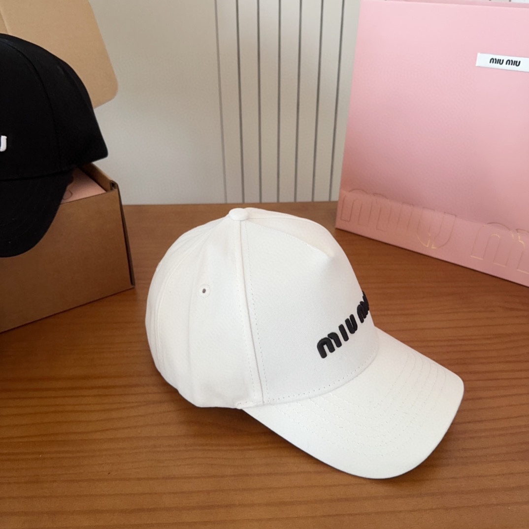 MIUMIU