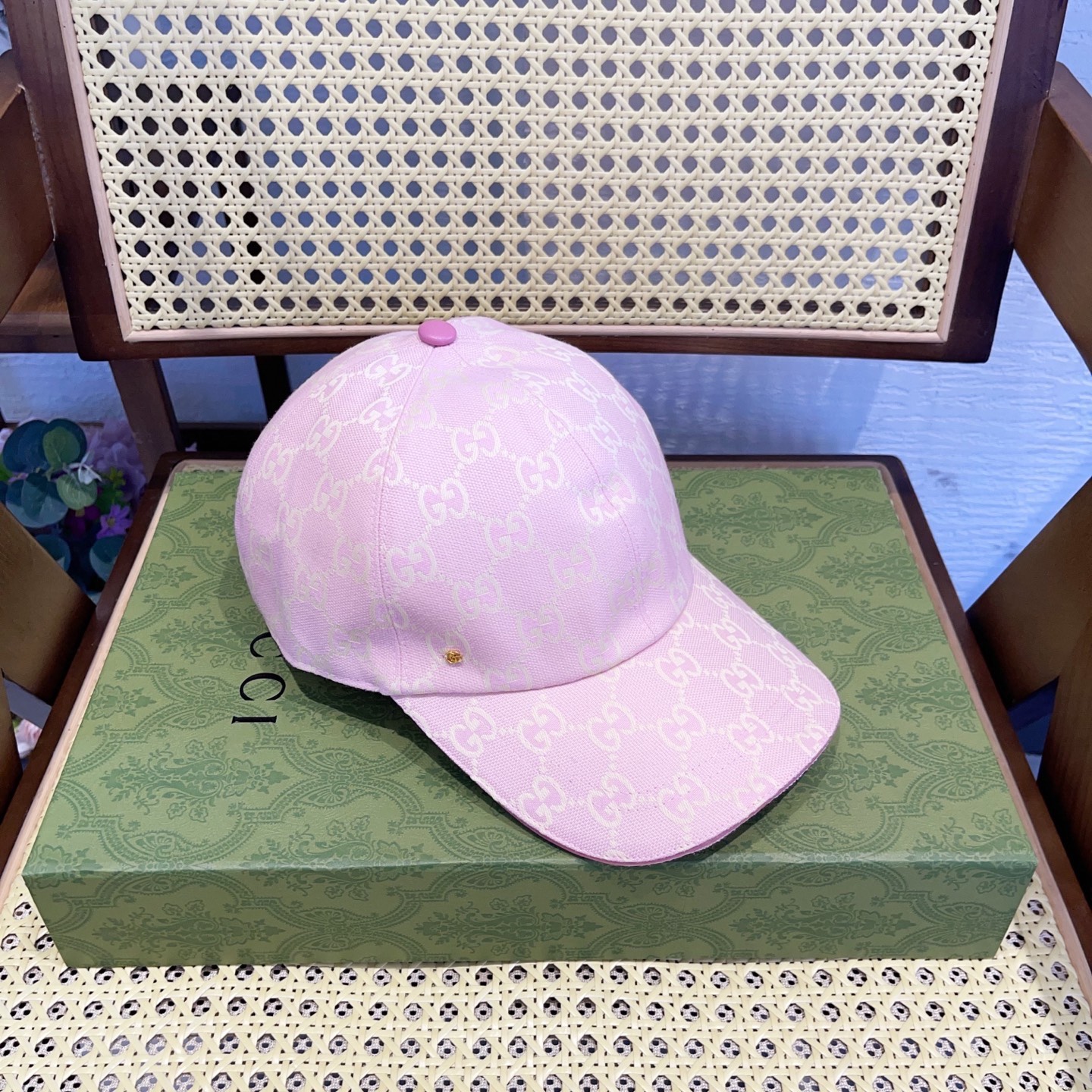 GUCCI