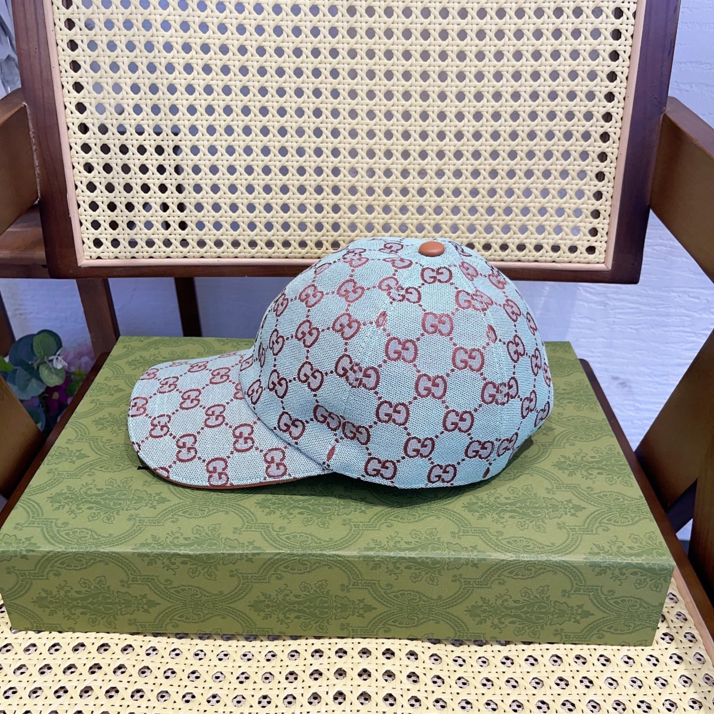 GUCCI