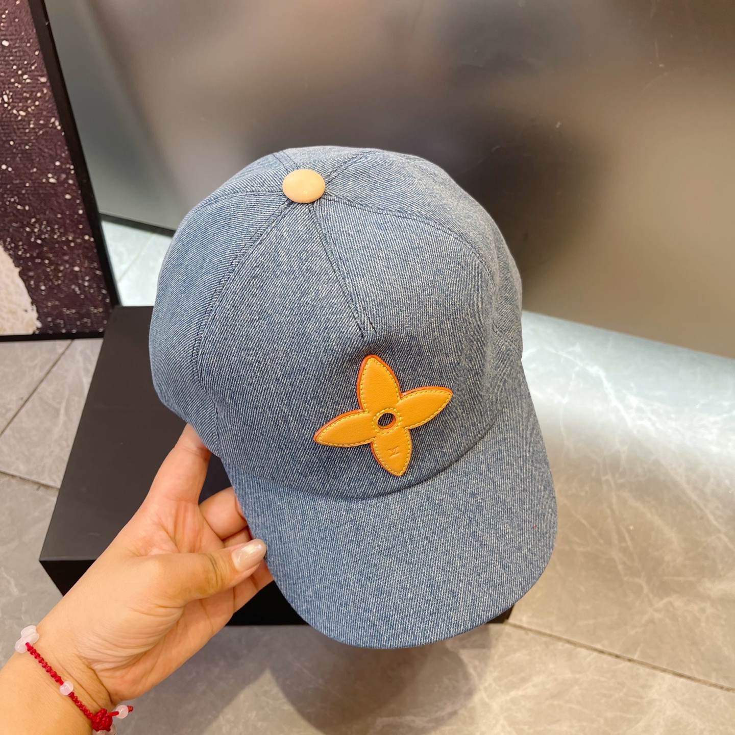 LOUIS VUITTON