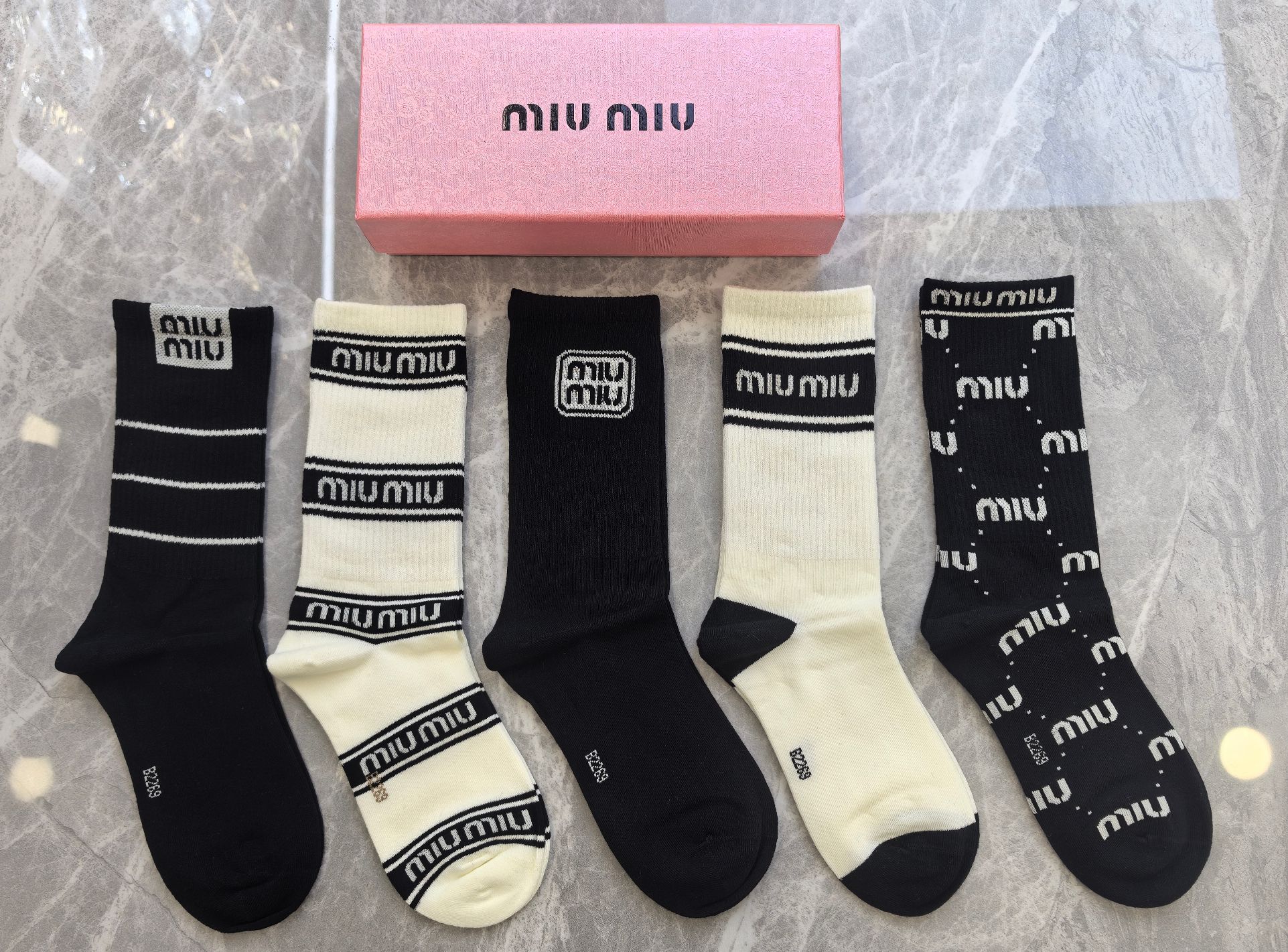 MIUMIU
