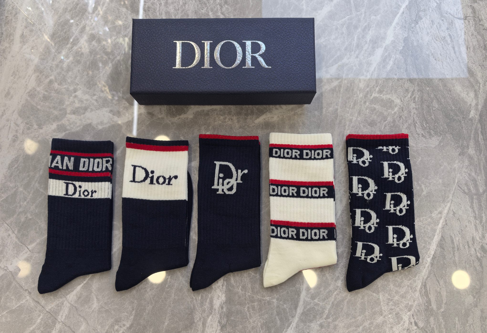 DIOR