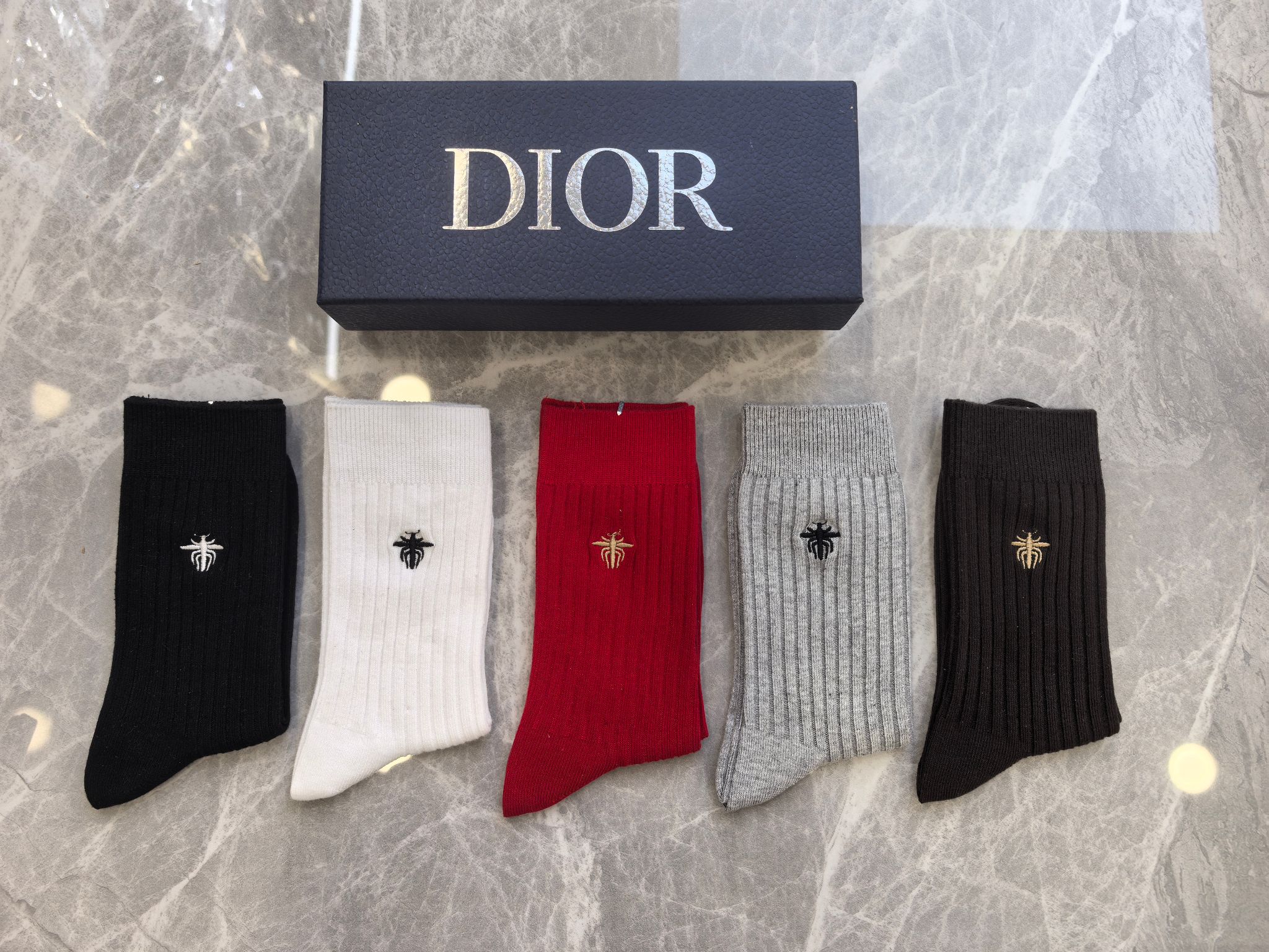 DIOR