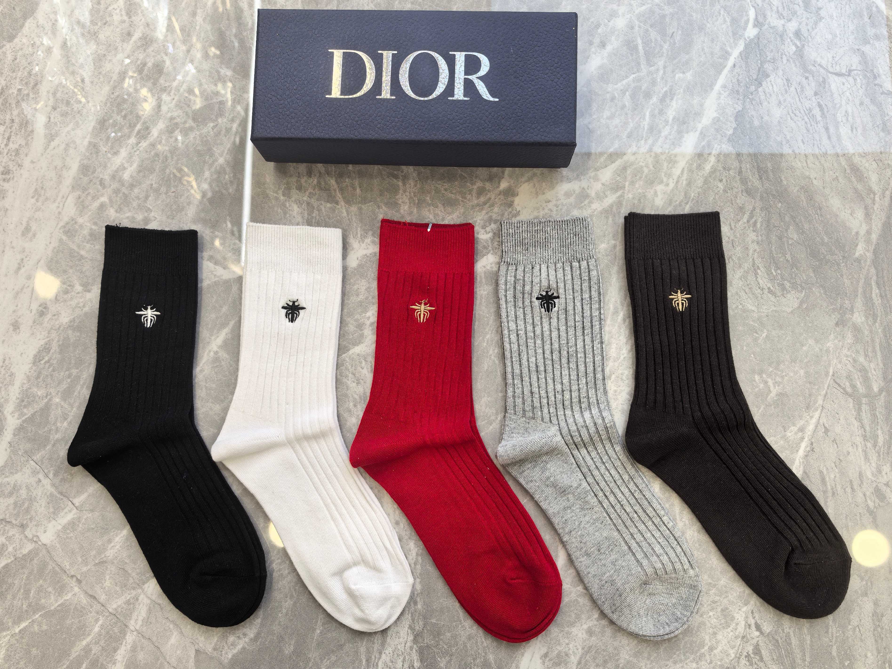 DIOR