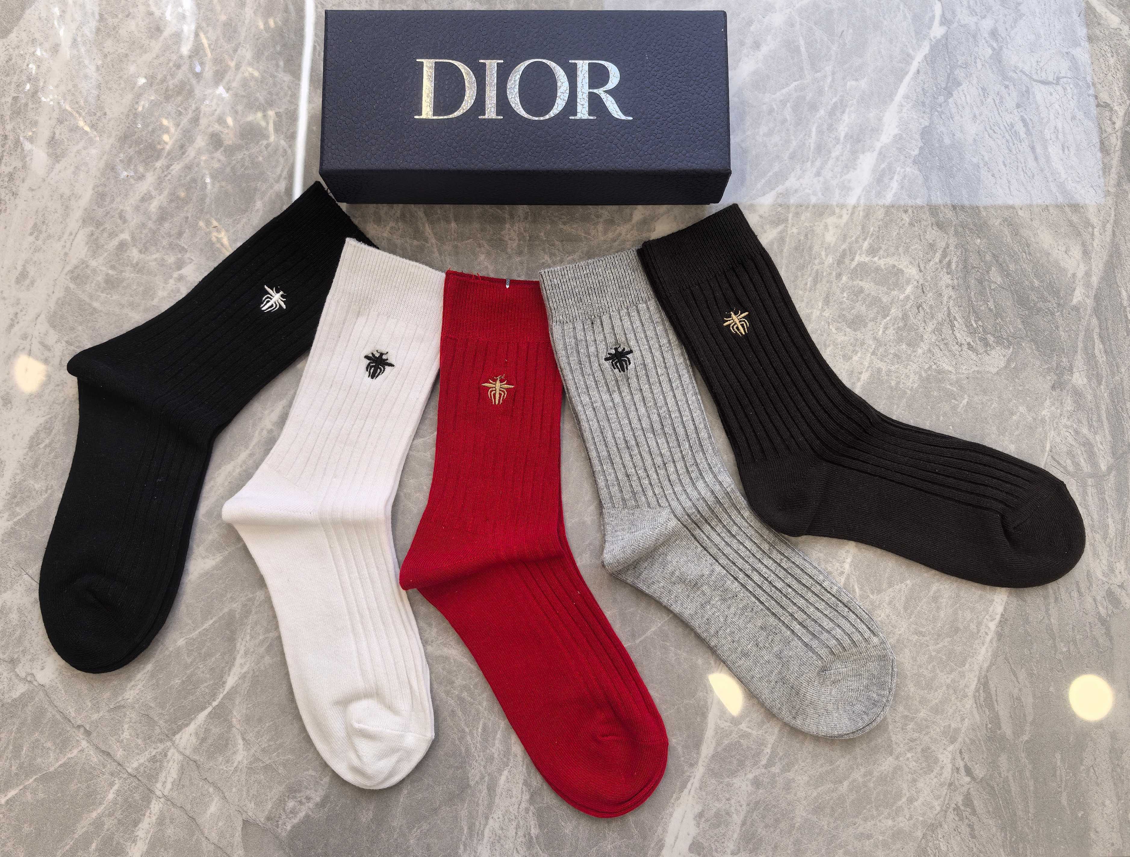 DIOR