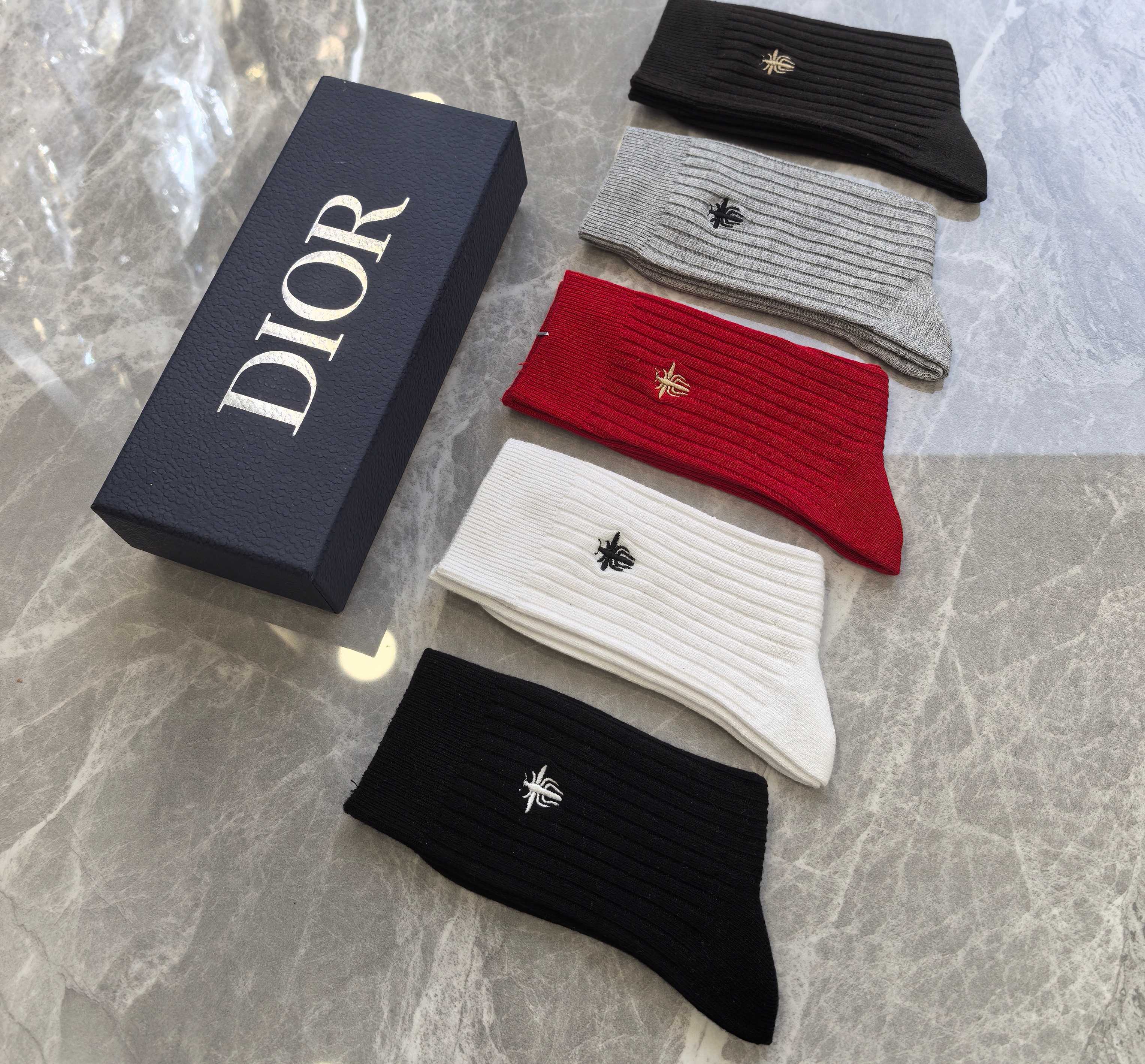 DIOR