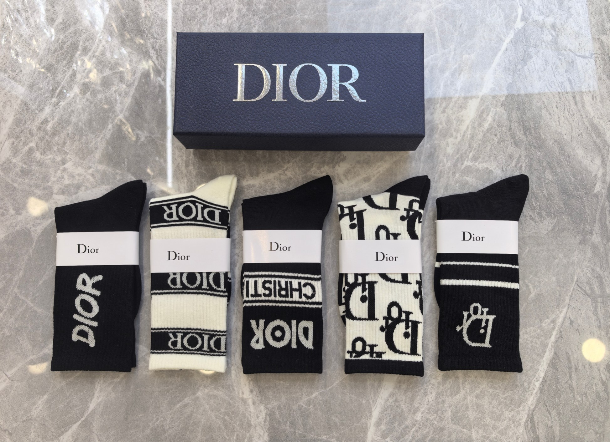 DIOR