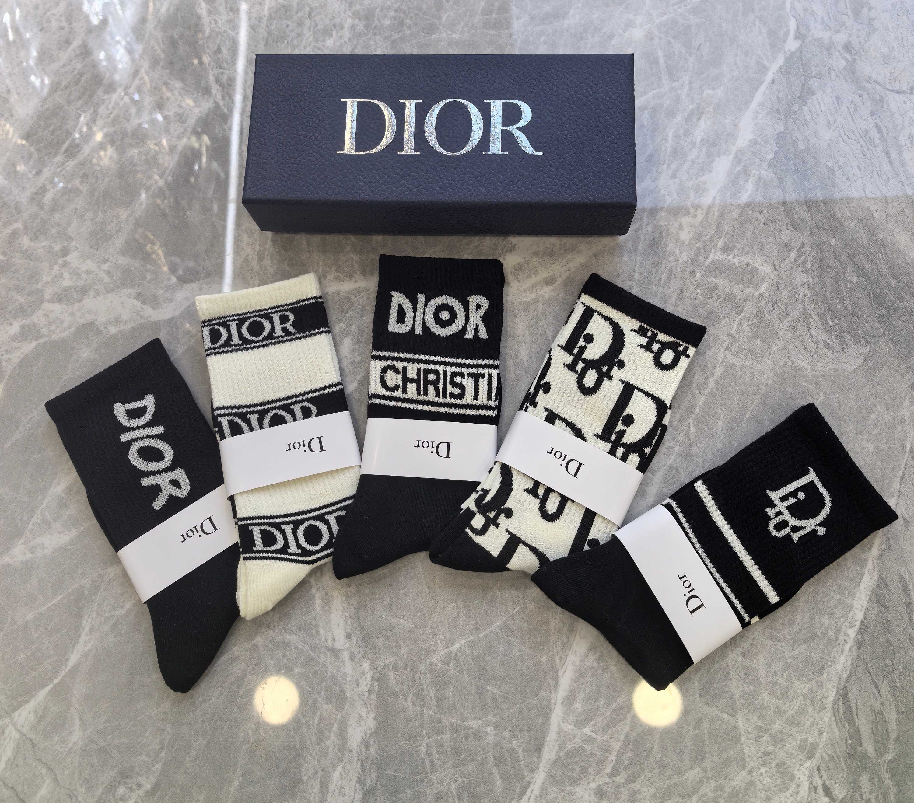 DIOR