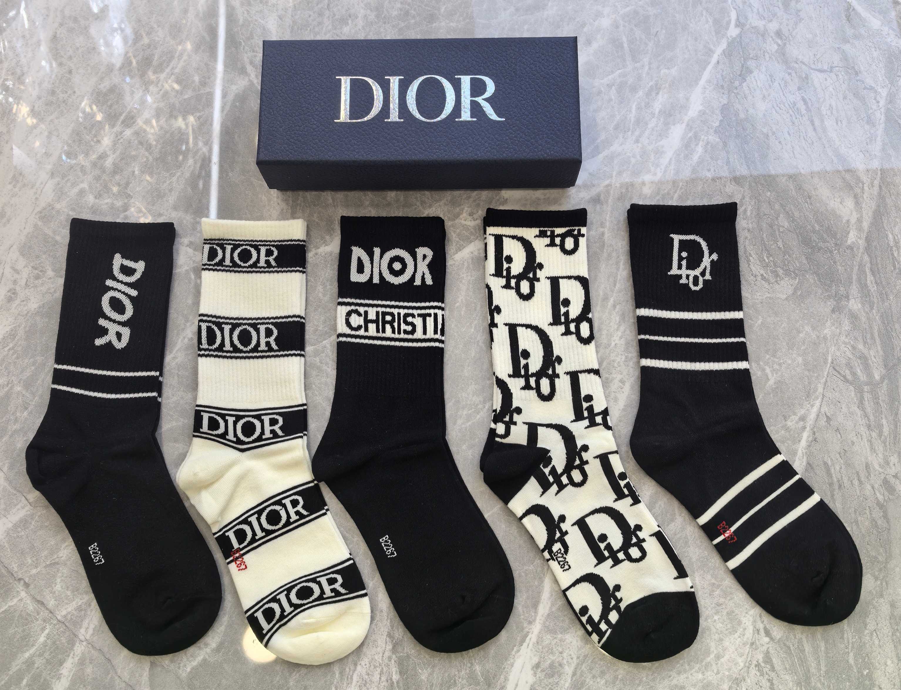 DIOR