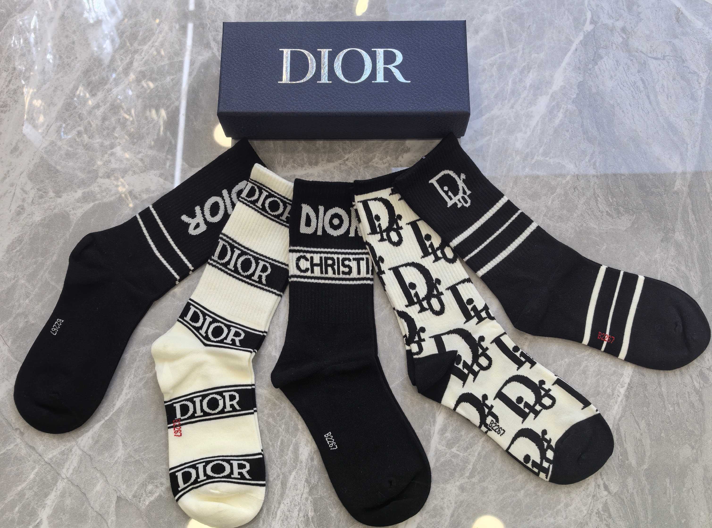 DIOR