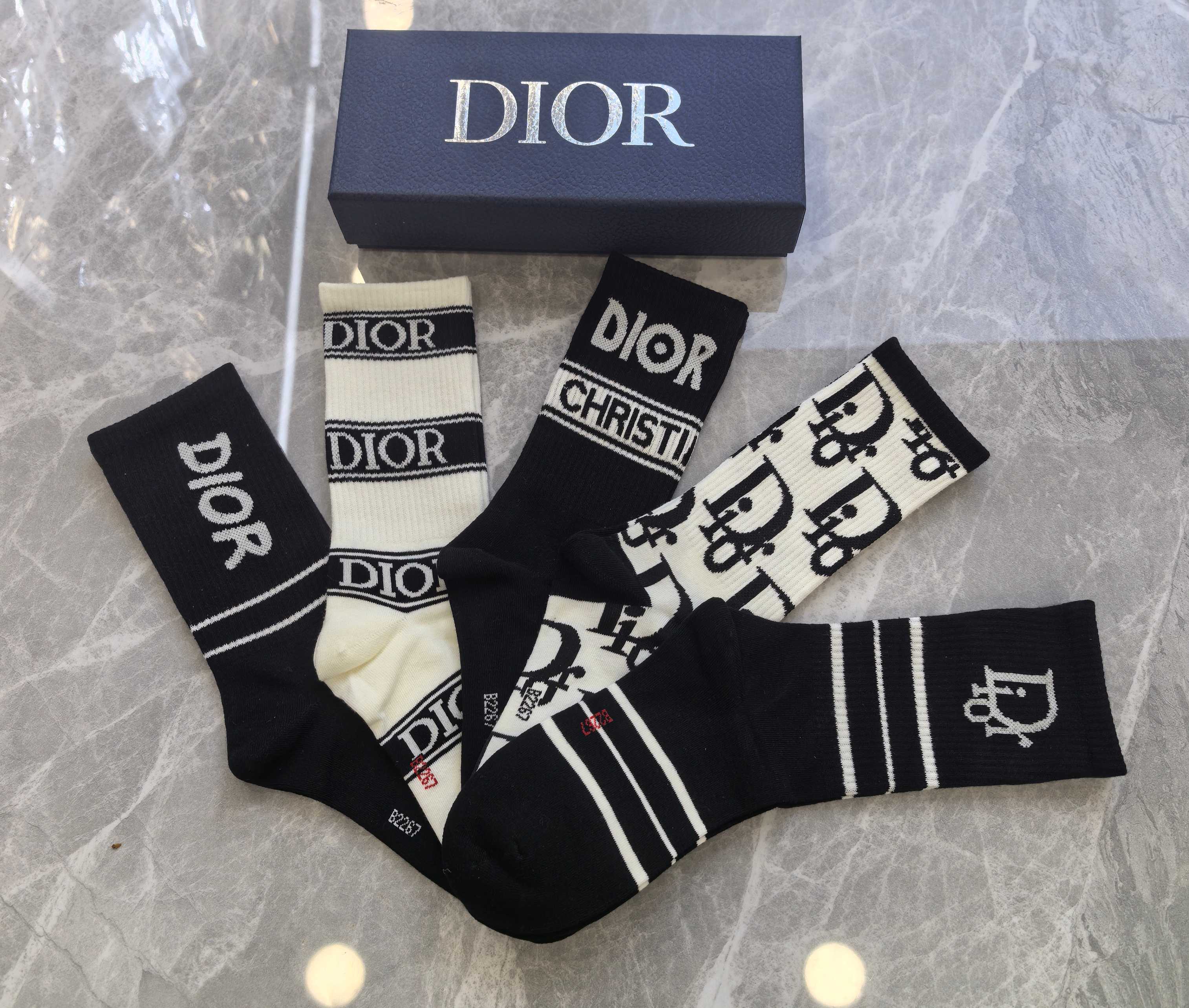 DIOR
