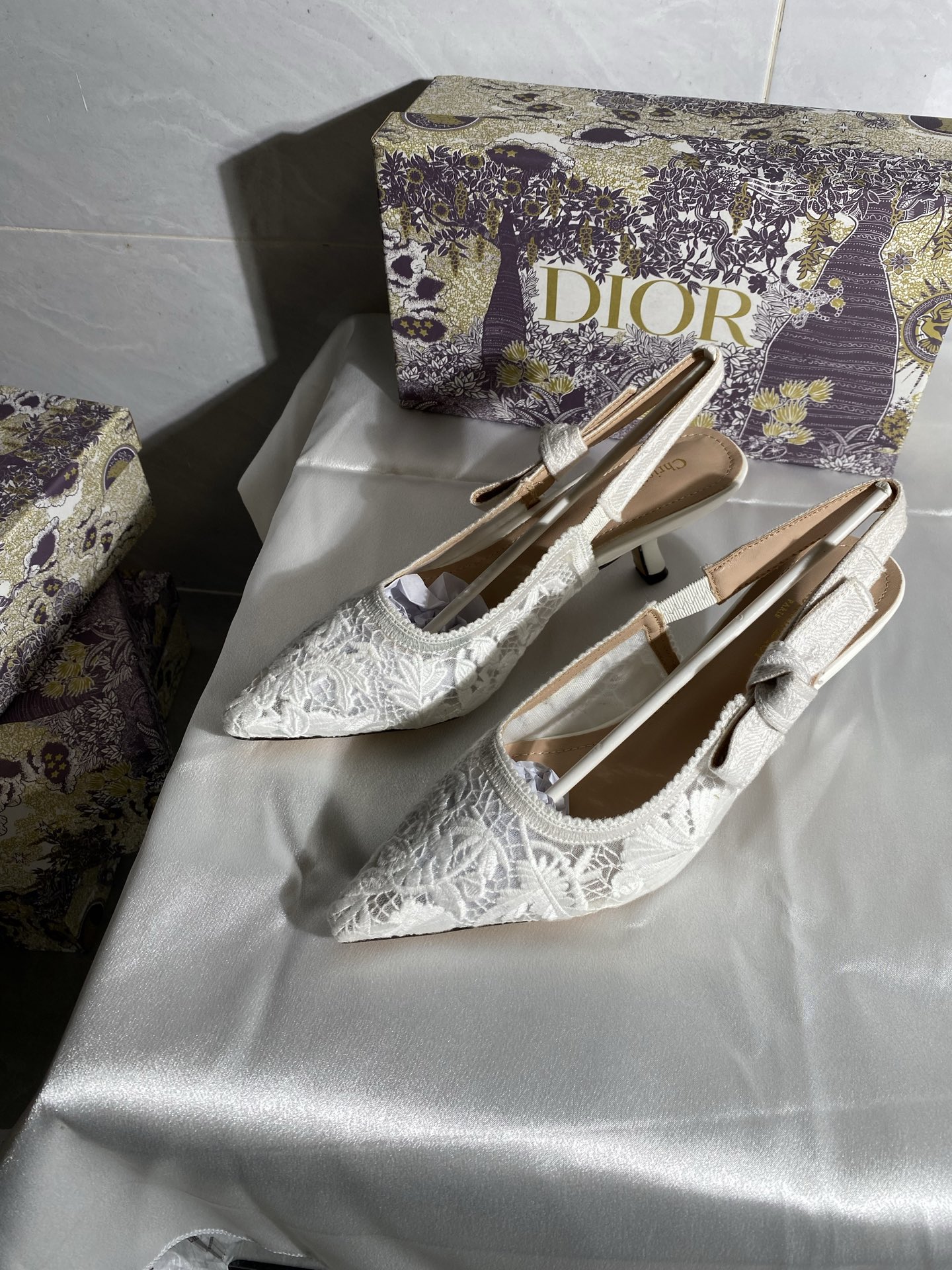 DIOR