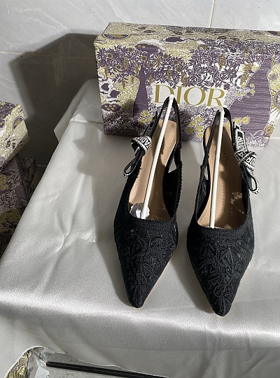 DIOR