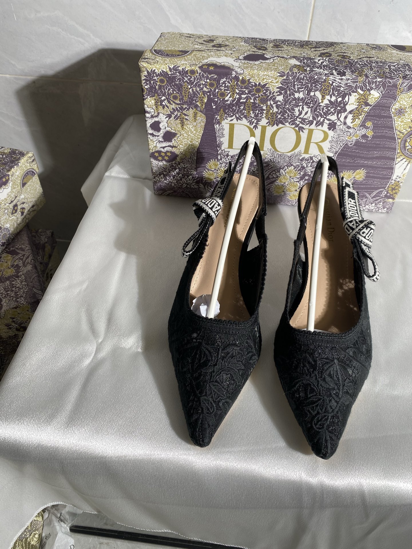 DIOR