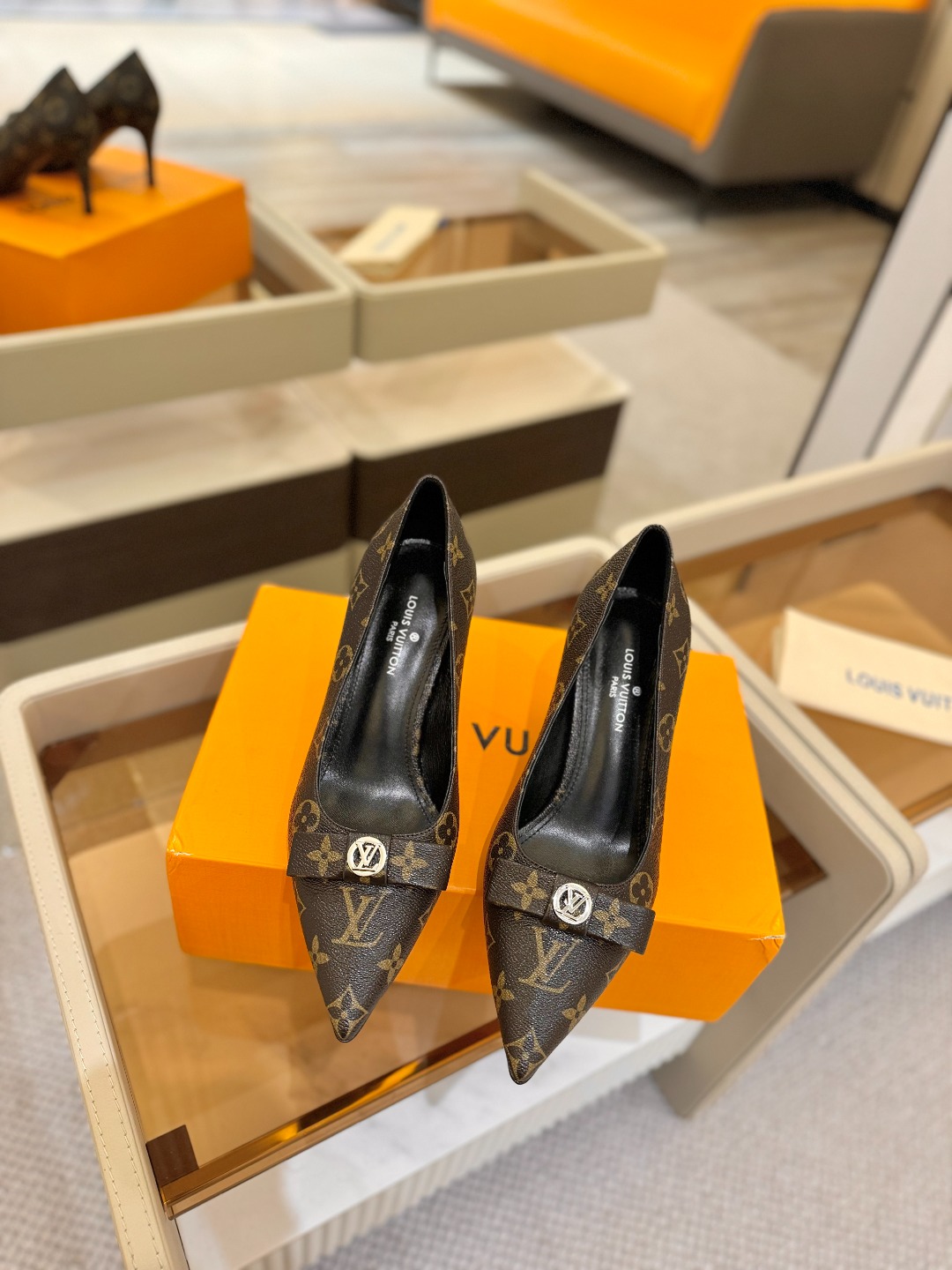 LOUIS VUITTON
