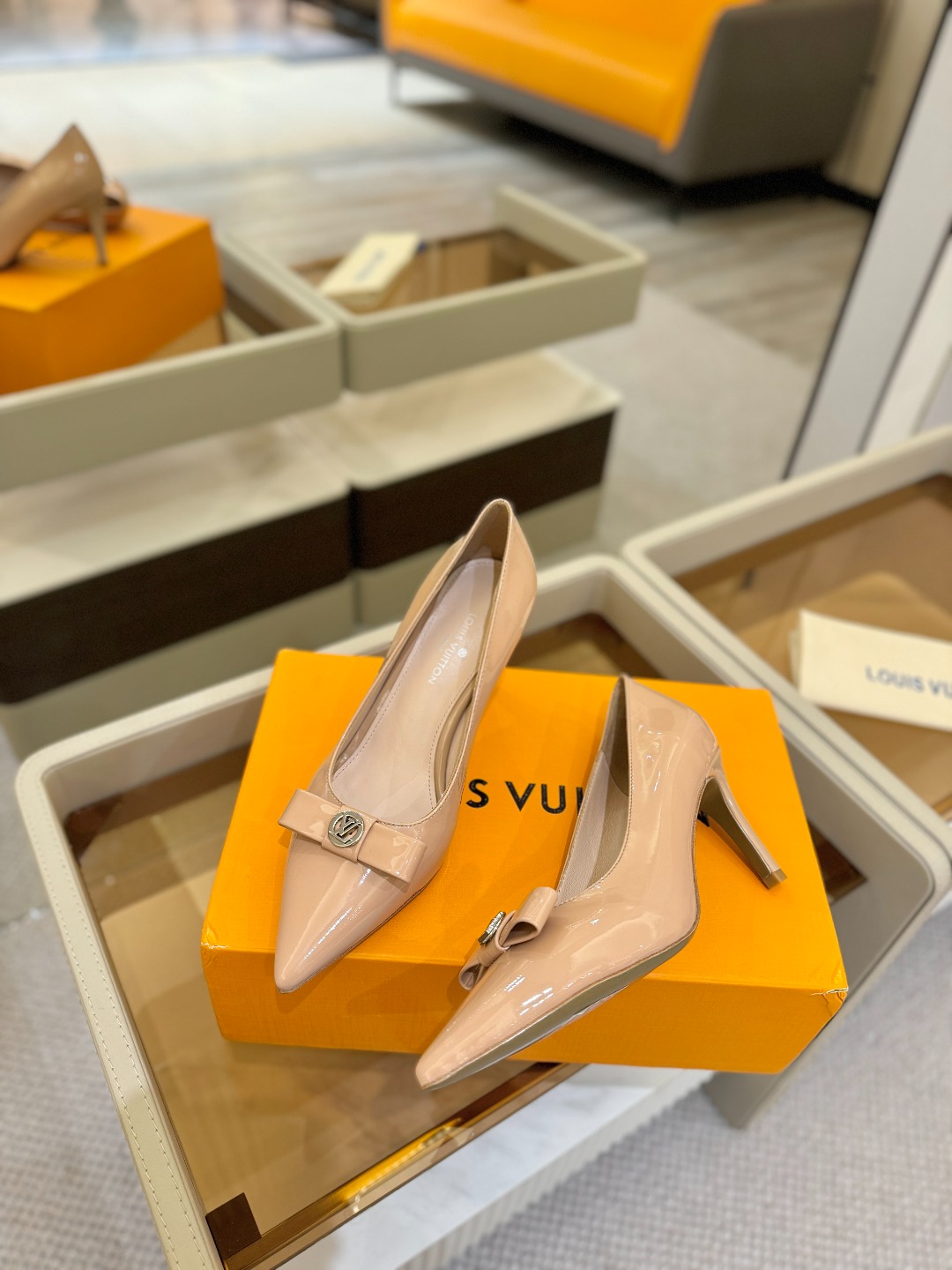 LOUIS VUITTON
