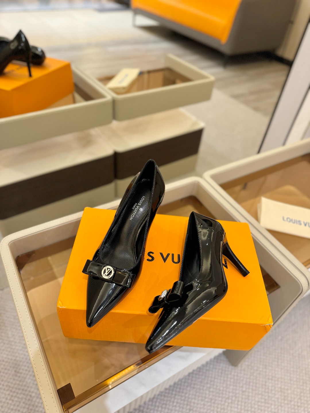 LOUIS VUITTON
