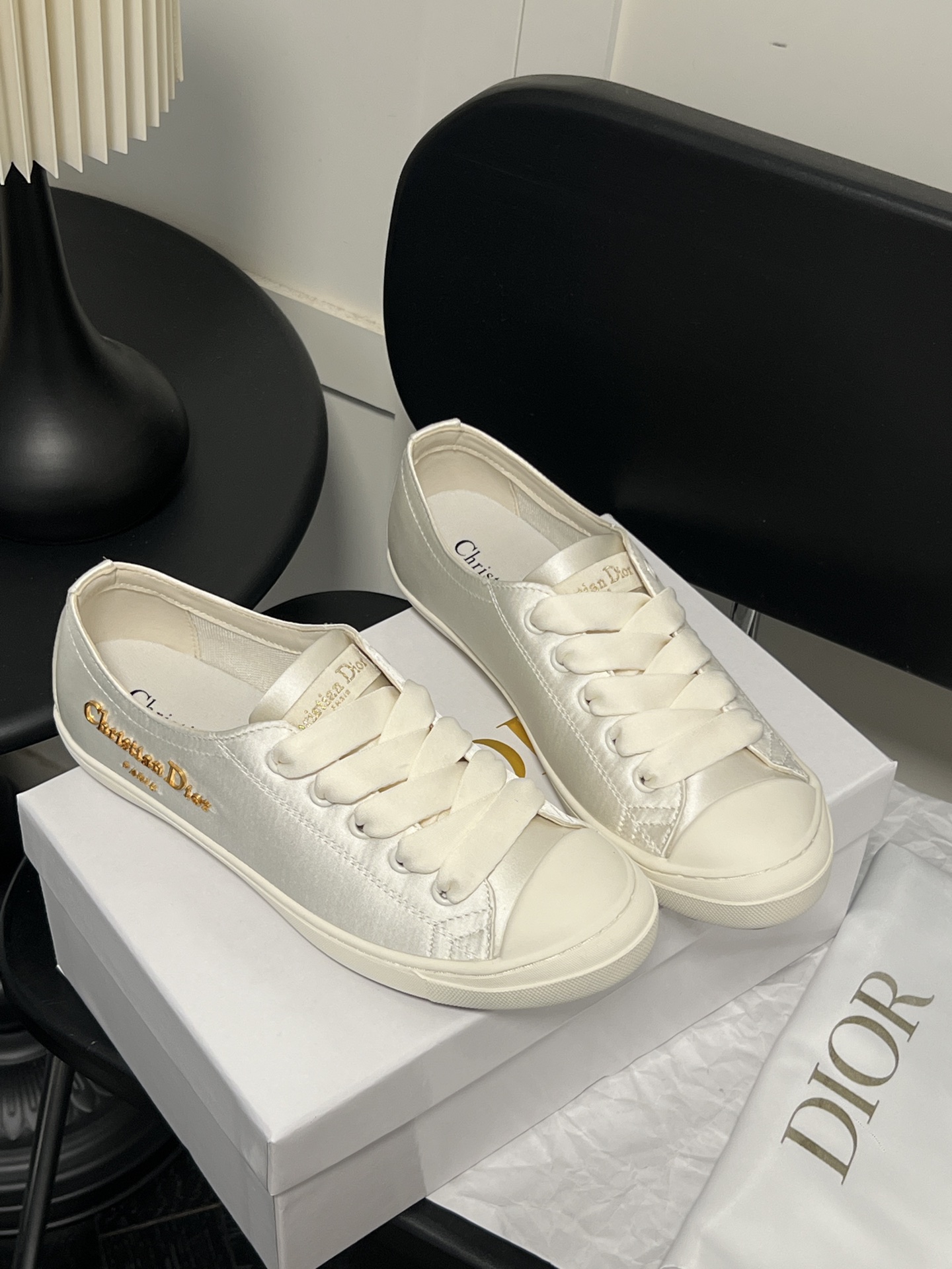 DIOR