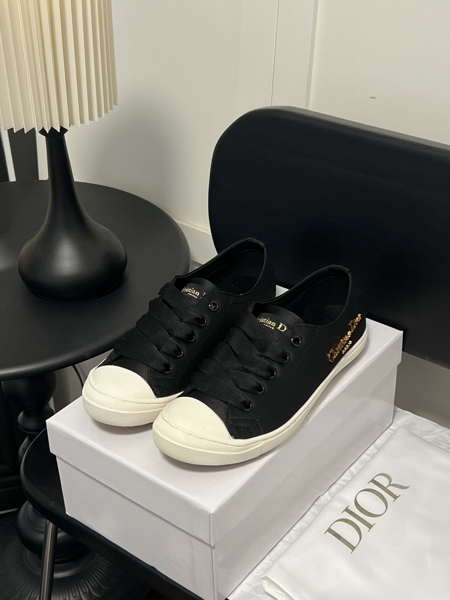 DIOR