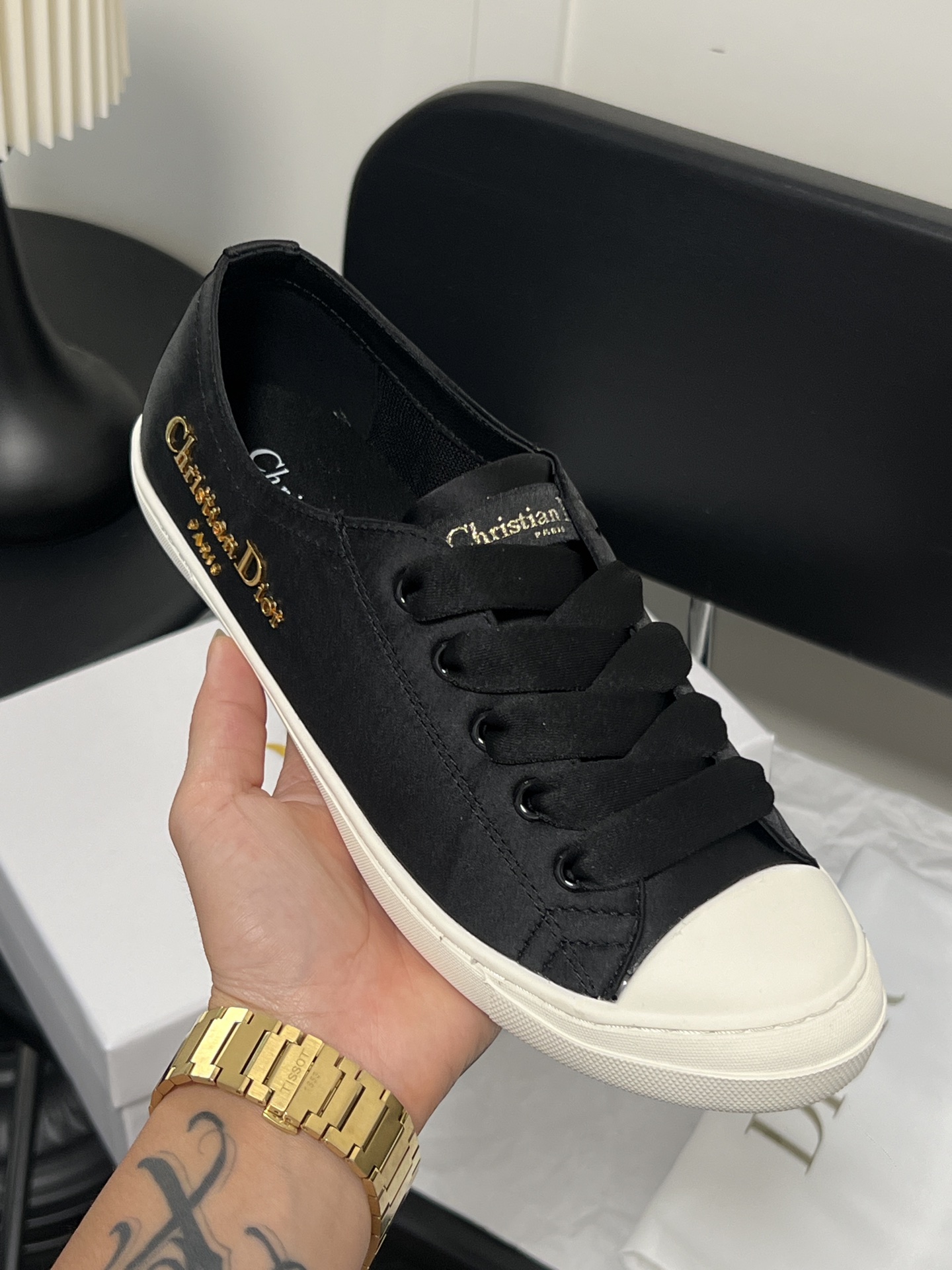 DIOR