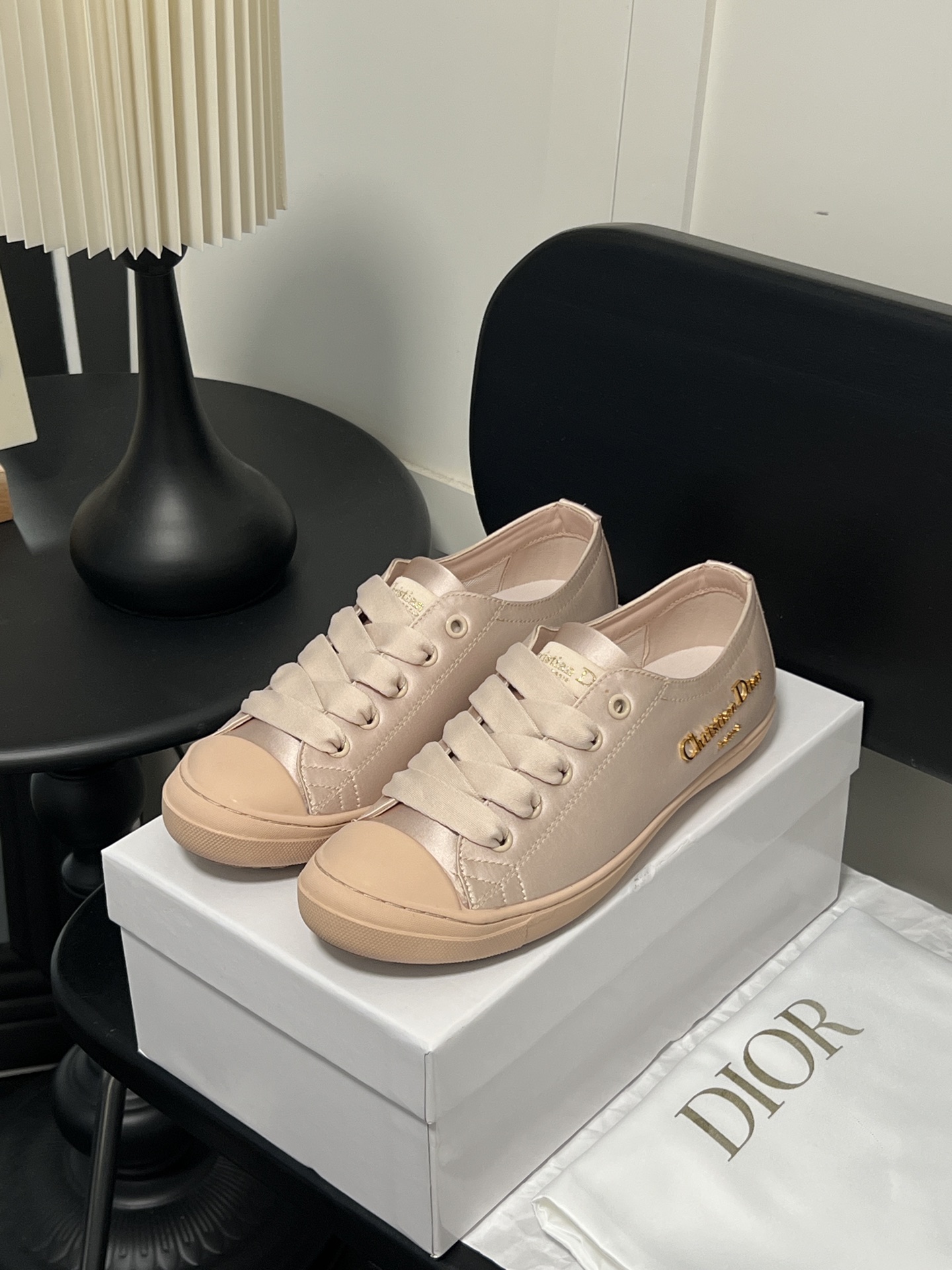 DIOR