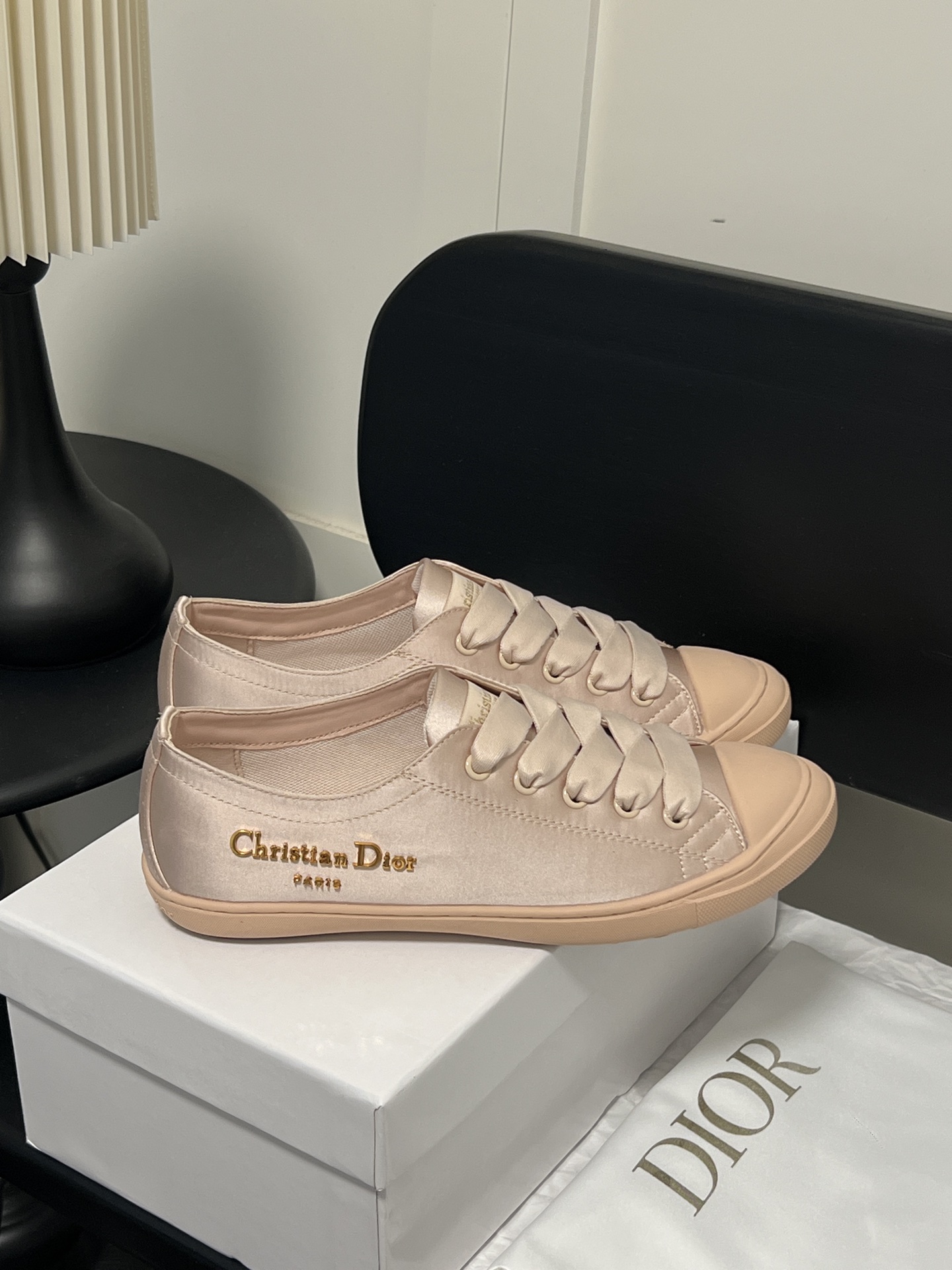 DIOR